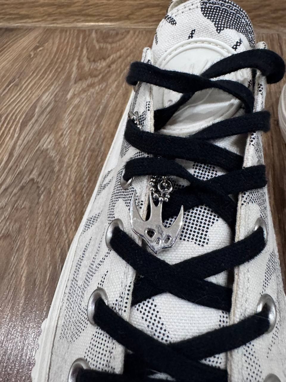 McQ Alexander McQueen McQ Alexander McQueen Men Swallow Plimsoll Sneakers Shoes Size US 10 / EU 43 - 5 Thumbnail