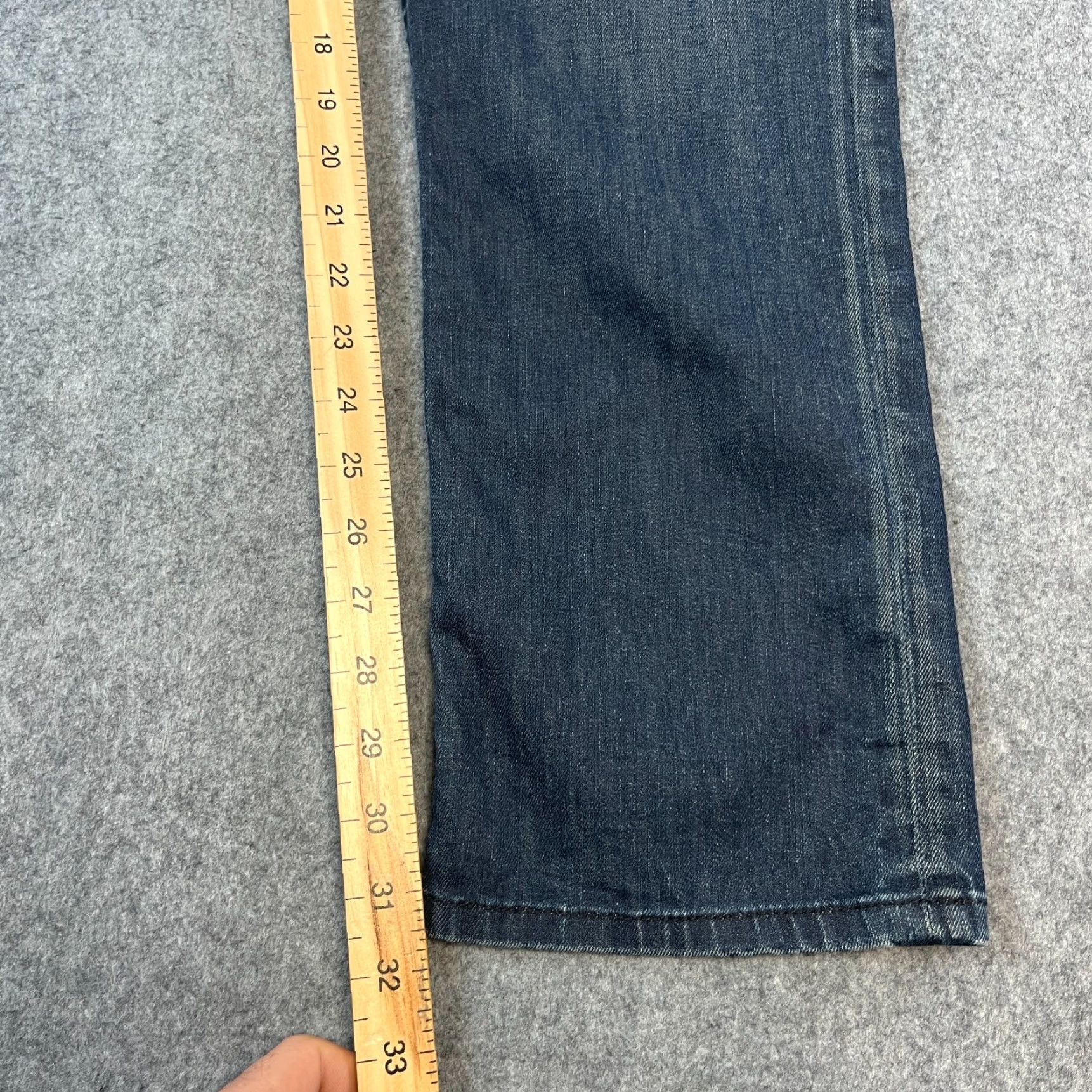 Armani Exchange Armani Exchange Mens Jeans Regular Tapered 33 34 Dark Wash Blue Whiskers Denim 5-Pocket Design Machine Washable Jeans Store Vintage No N/A Size US 33 - 4 Thumbnail