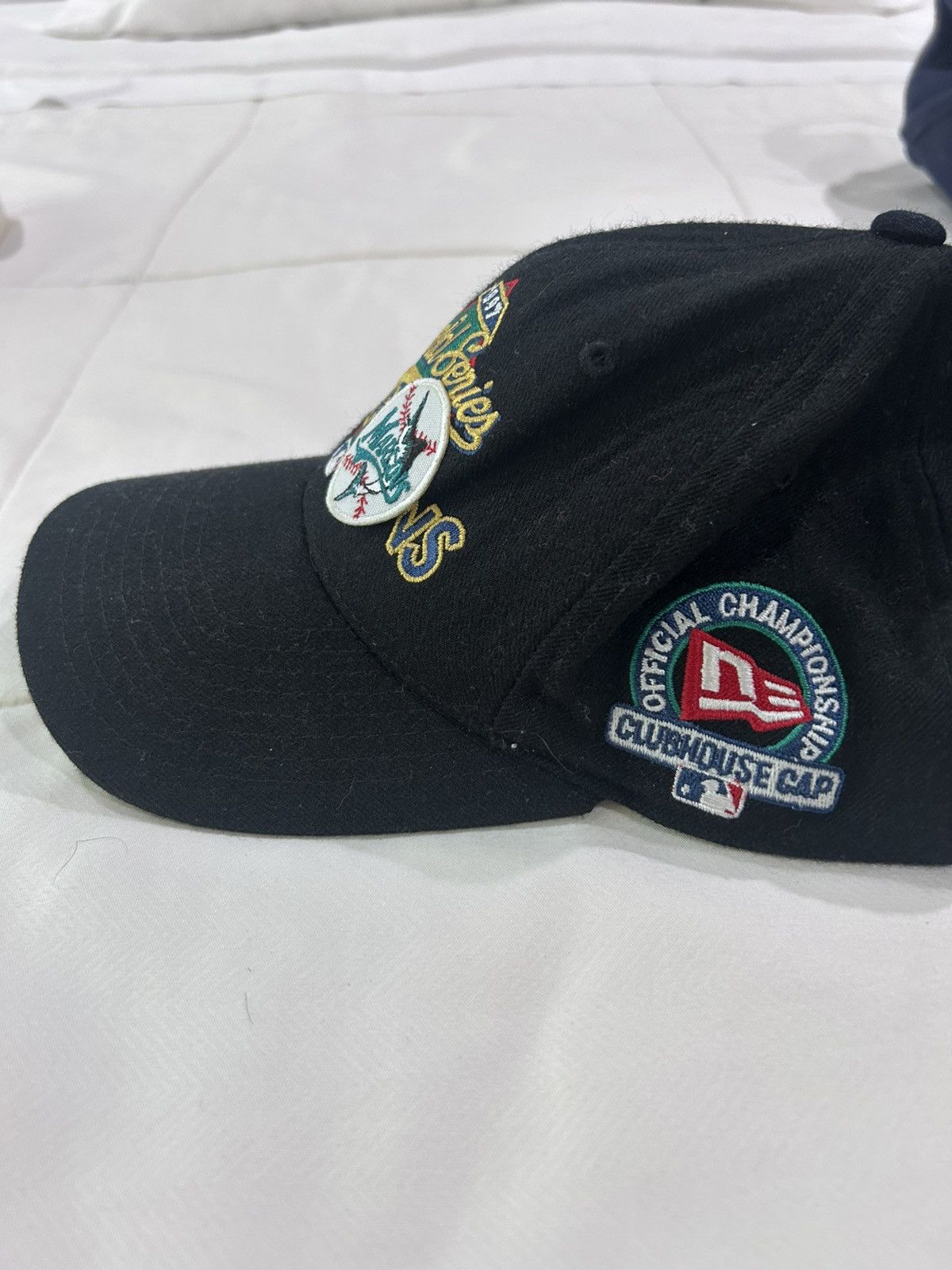 MLB × NFL × Vintage Vintage Miami Hat Package Size ONE SIZE - 4 Thumbnail