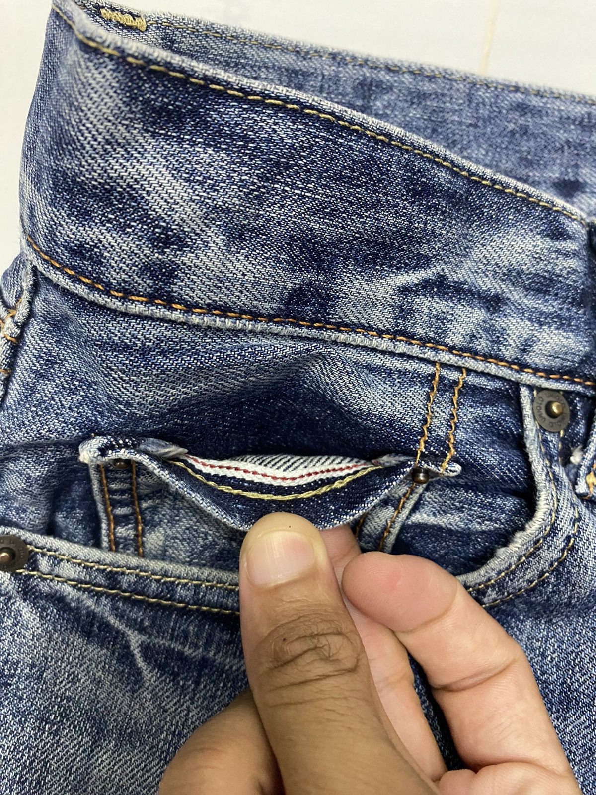 Japanese Brand VINTAGE UNIQLO JAPAN SELVEDGE DISTRESSED DENIM PANTS Size US 32 / EU 48 - 11 Thumbnail