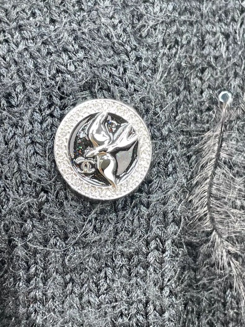 Chanel Chanel 5S new hot diamond ostrich wool knitted cardigan 250 Size XXS / US 00 / IT 34 - 4 Thumbnail