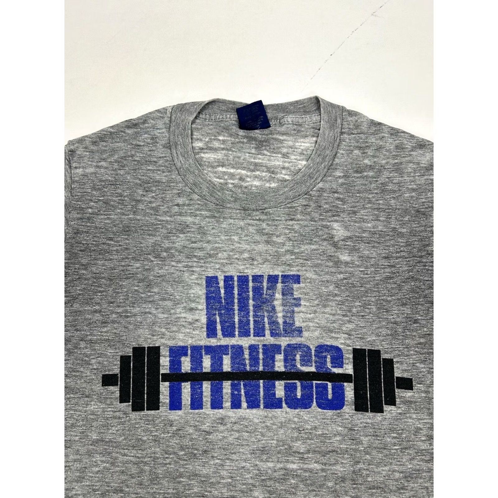 Nike VINTAGE Nike Fitness Barbell T-Shirt Workout 80s Medium Gray Paper Thin Tee Mens Size US M / EU 48-50 / 2 - 2 Thumbnail