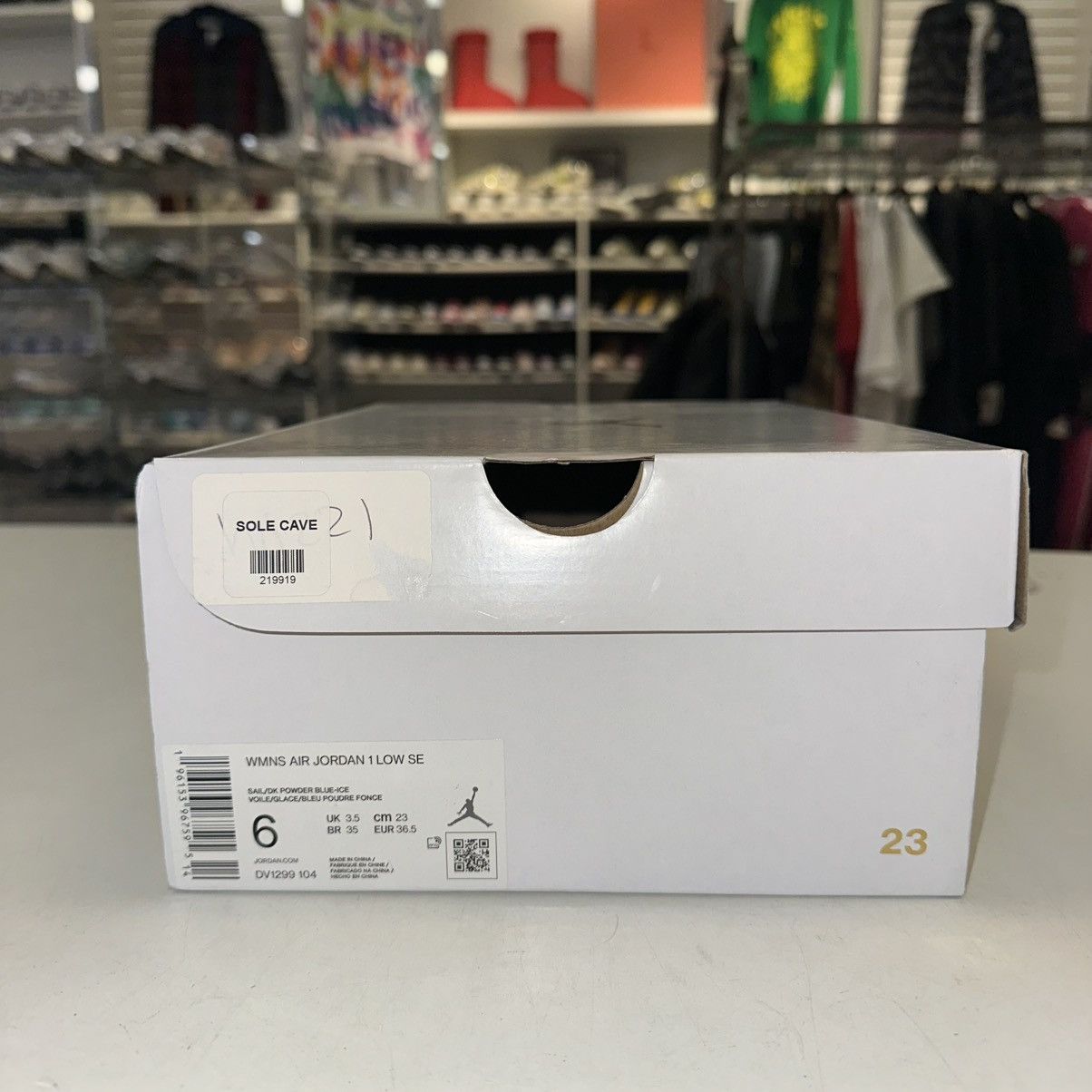 Jordan Brand × Nike Size 6W (4.5M) - Nike Air Jordan 1 Low SE Reverse Ice Blue Size US 6 / IT 36 - 7 Thumbnail