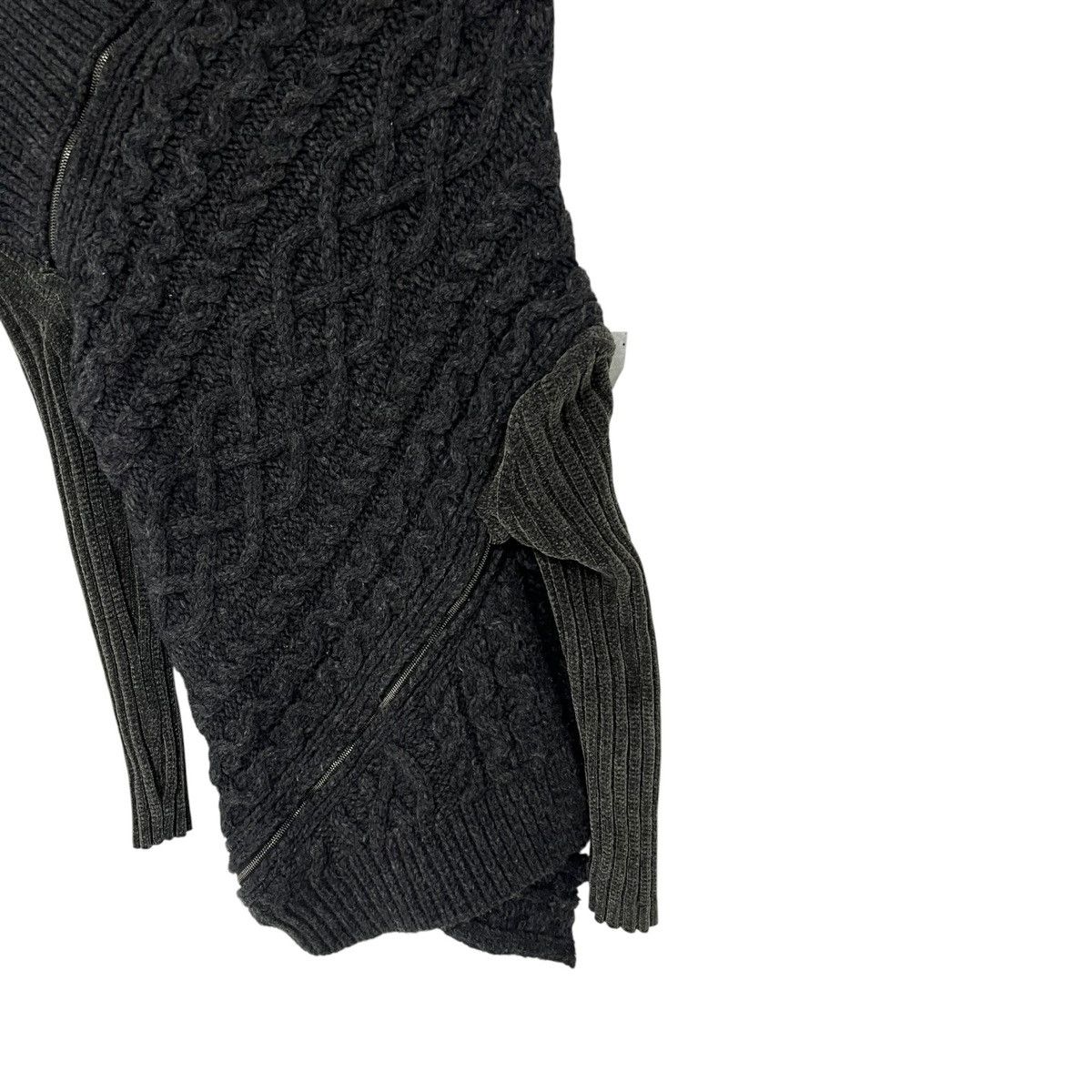 Maison Margiela Margiela asymmetrical zip knit sweater Size US S / EU 44-46 / 1 - 3 Thumbnail