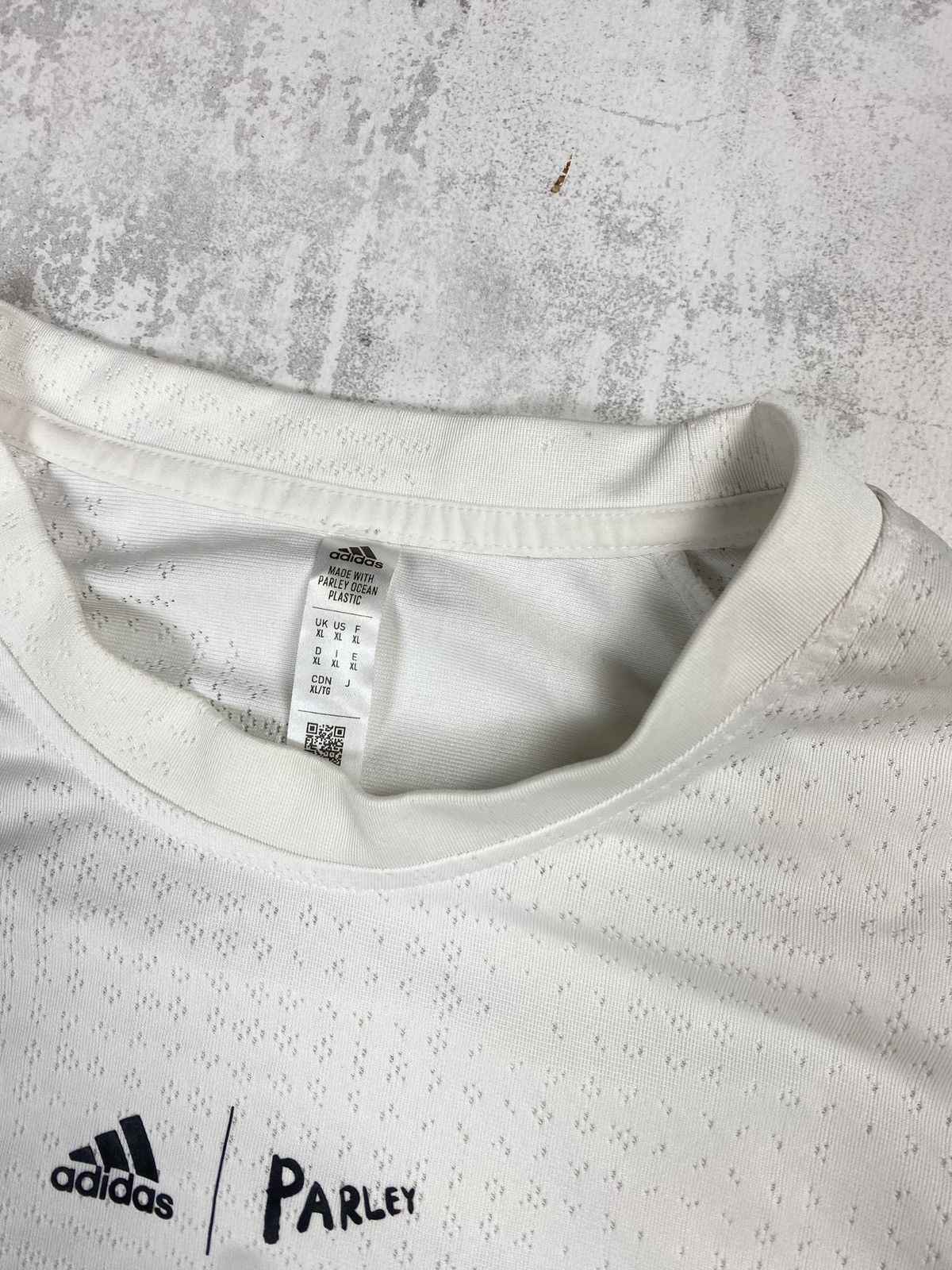 Adidas Adidas Parley Run For The Oceans Performance Shirt Size US XL / EU 56 / 4 - 6 Thumbnail