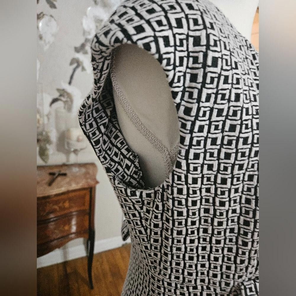 Designer Stylish Black and White Print Midi Dress Size M / US 6-8 / IT 42-44 - 2 Thumbnail