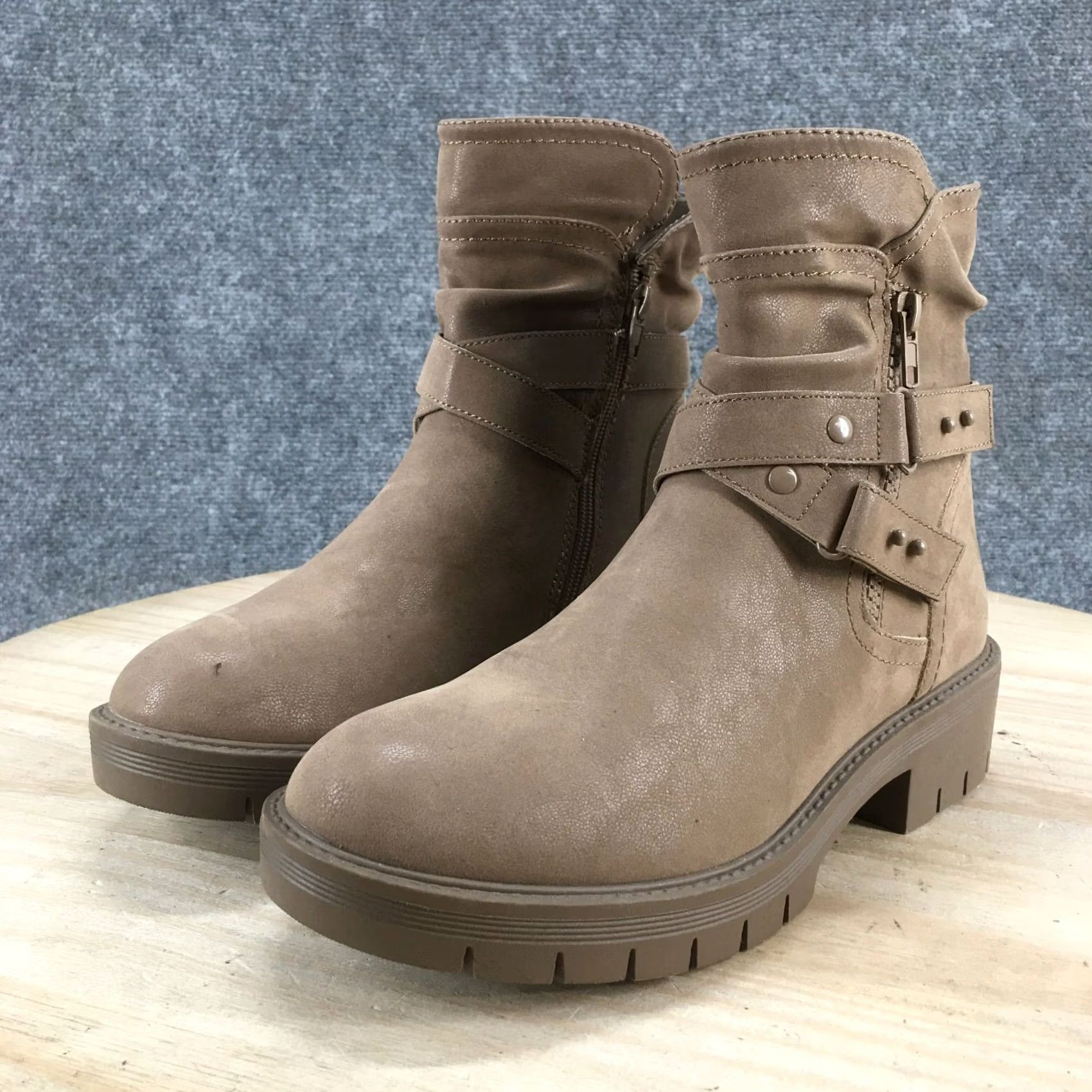 Vintage Maurices Boots Womens Arya Ankle Booties Brown Faux Leather Side Zip Block M Womens 7.5 Shoes Brown Bootie Casual Fall Winter Modern Mens? Size US 8 / IT 38 - 4 Thumbnail