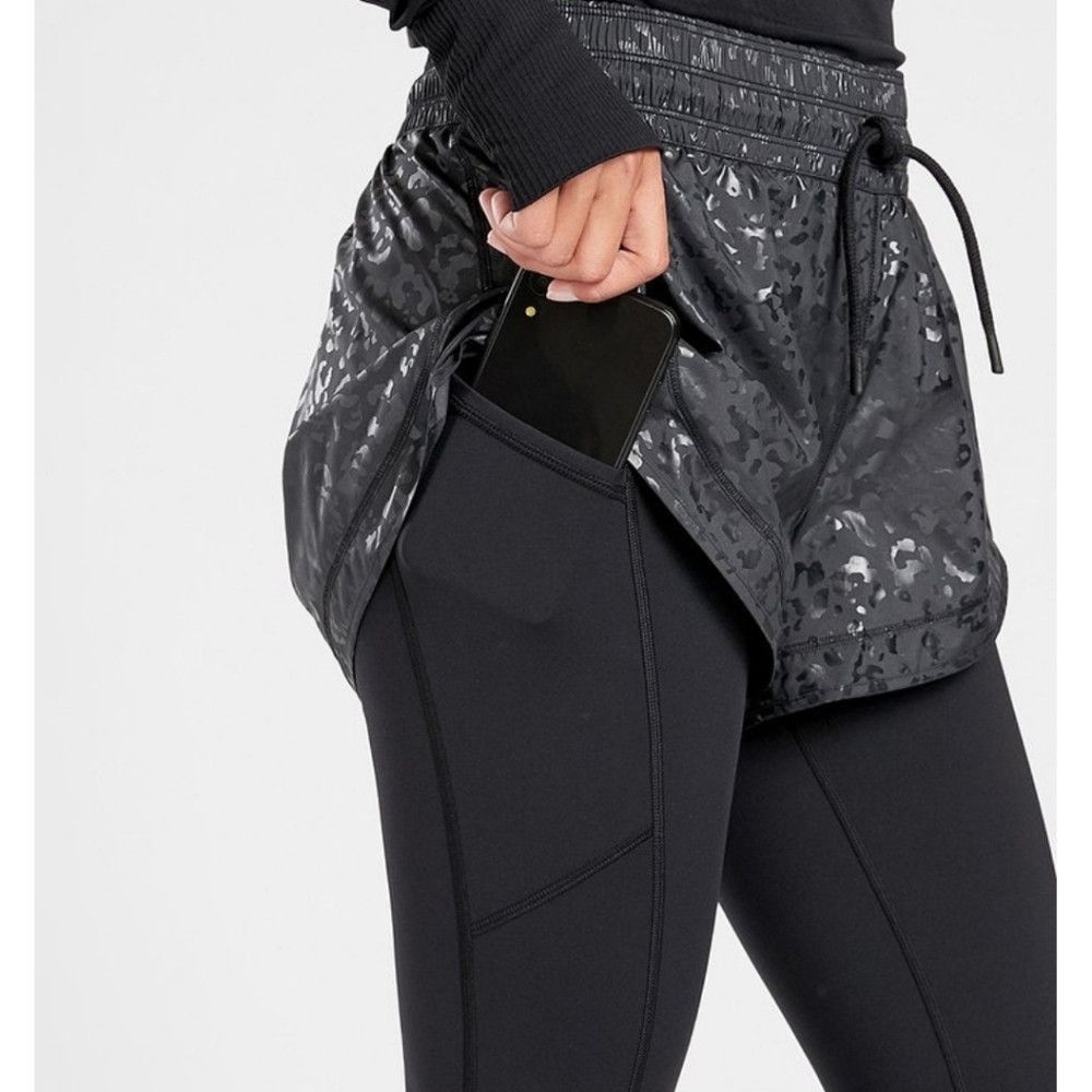 Athleta Athleta black rainier 2 In 1 performance tights M Size 31" - 7 Thumbnail