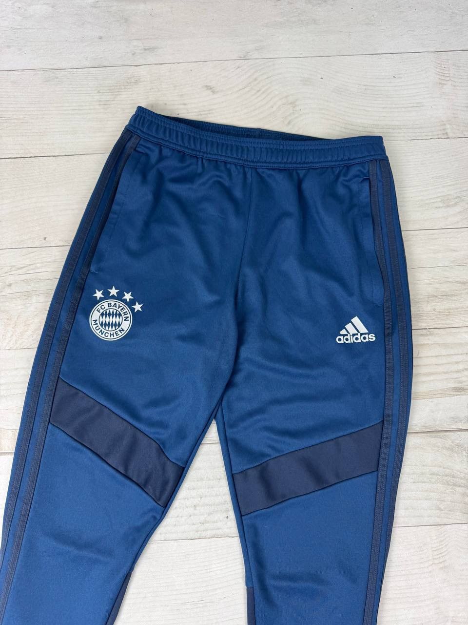 Adidas Adidas Bayern Munich 2019 2020 Tracksuit Jacket And Pants Size US M / EU 48-50 / 2 - 15 Thumbnail