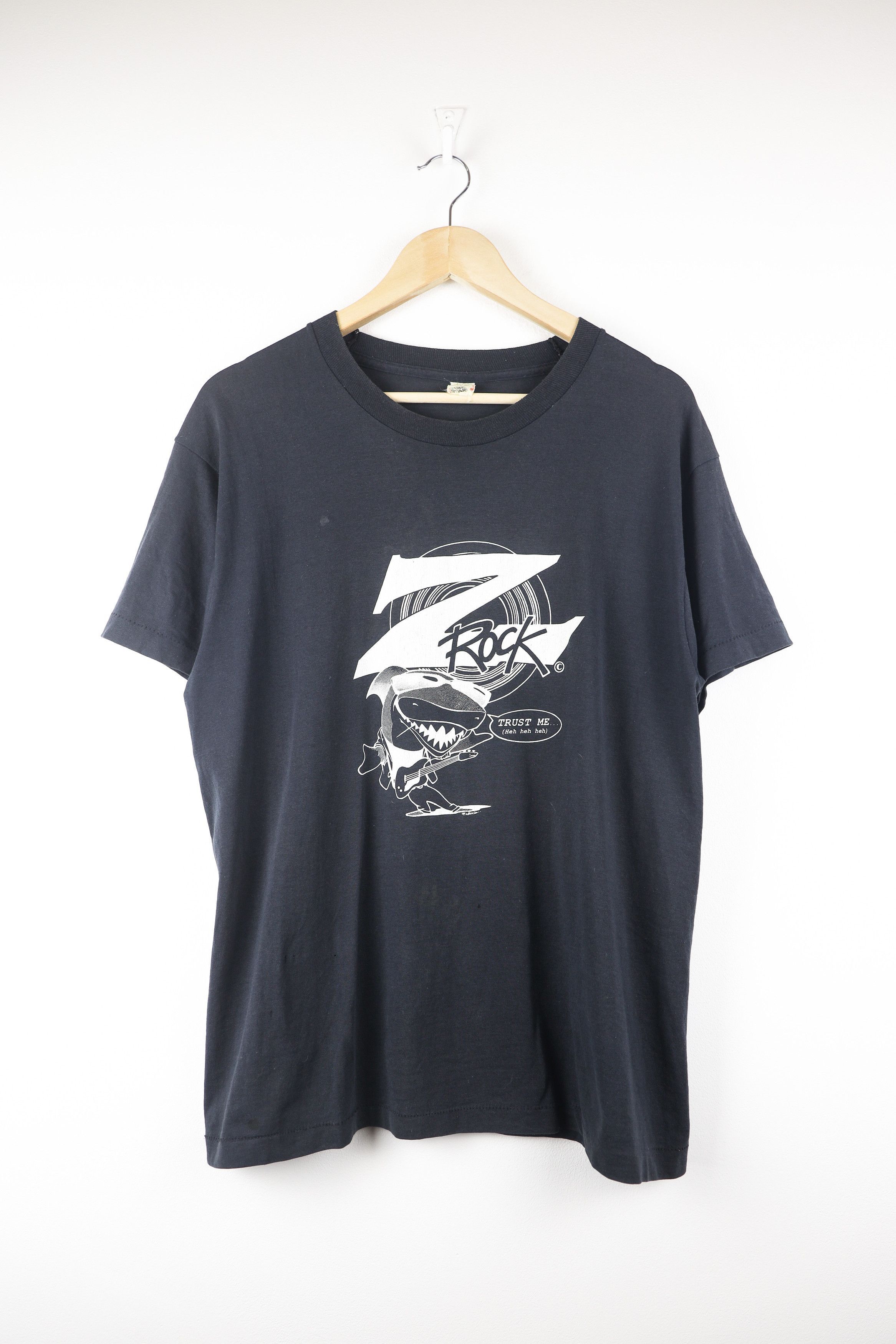Vintage Vintage Screen Stars Z Rock Shark Graphic Crew Tee T-shirt Size US L / EU 52-54 / 3 - 1 Thumbnail