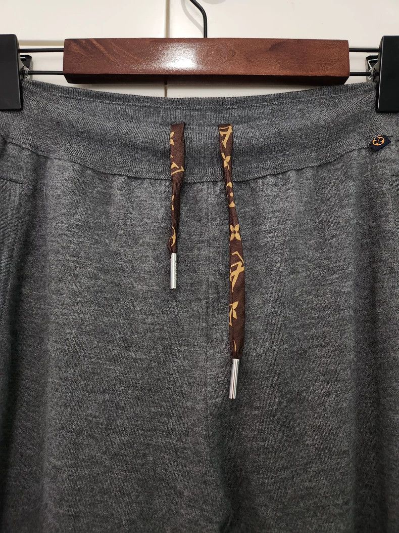 Louis Vuitton Louis Vuitton size m Grey knit athleisure pants 2503-Nexta Size 26" / US 2 / IT 38 - 3 Thumbnail