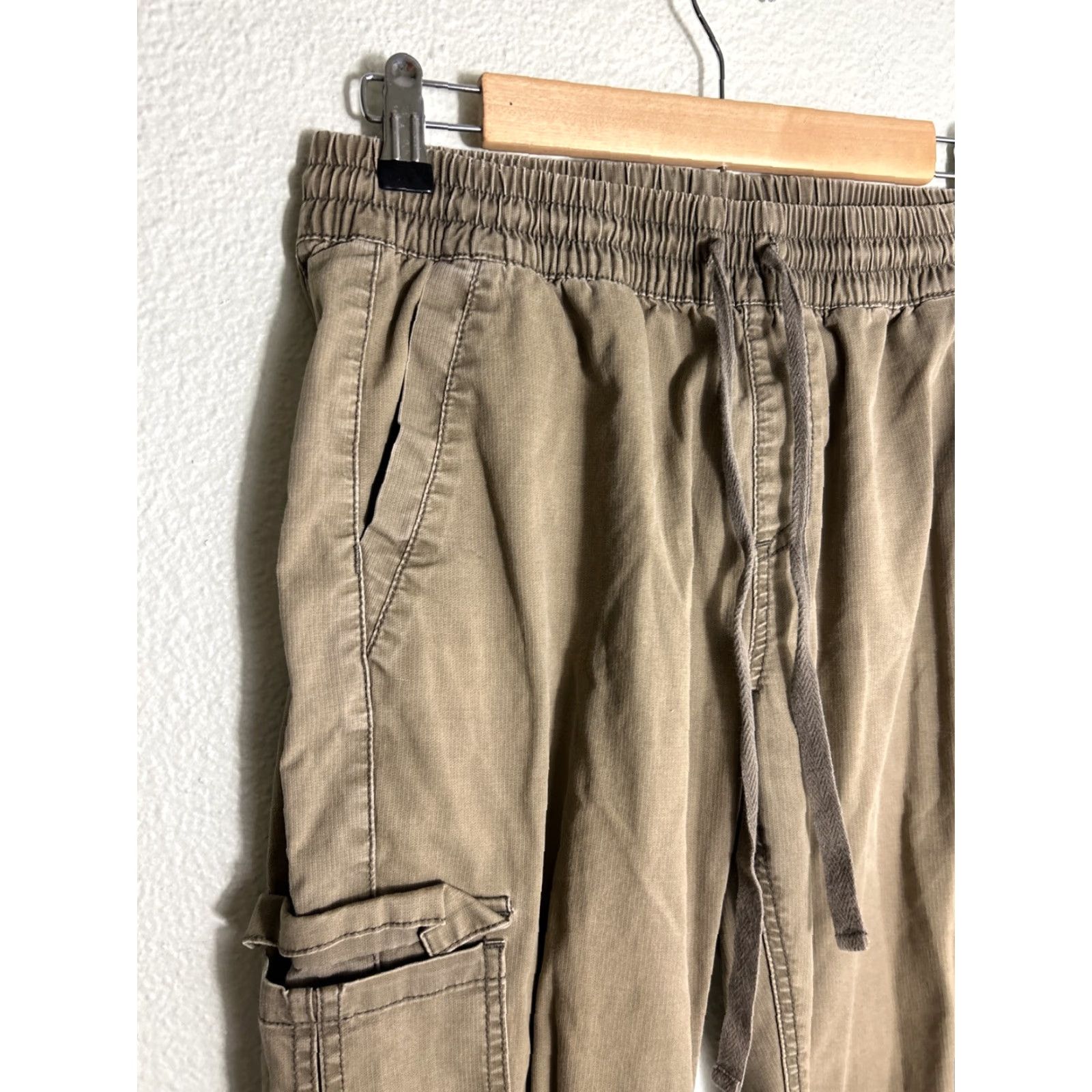 Prana Prana Crestwood Pant Womens Medium Khaki Cargo Pants Drawstring Stains 29x30 Size 32" / US 10 / IT 46 - 4 Thumbnail