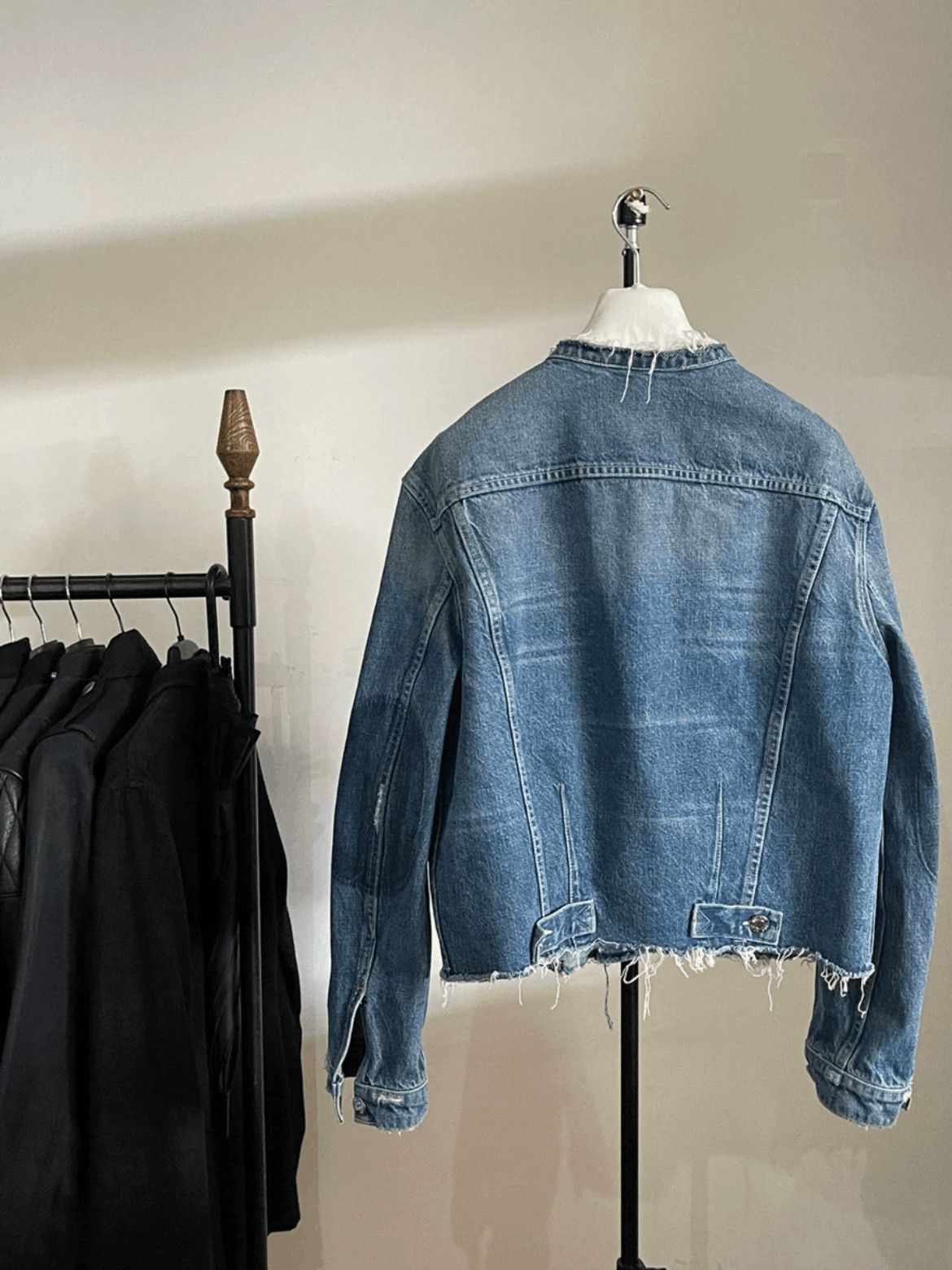 Helmut Lang Helmut Lang Distressed Denim Jacket Size US XS / EU 42 / 0 - 2 Thumbnail
