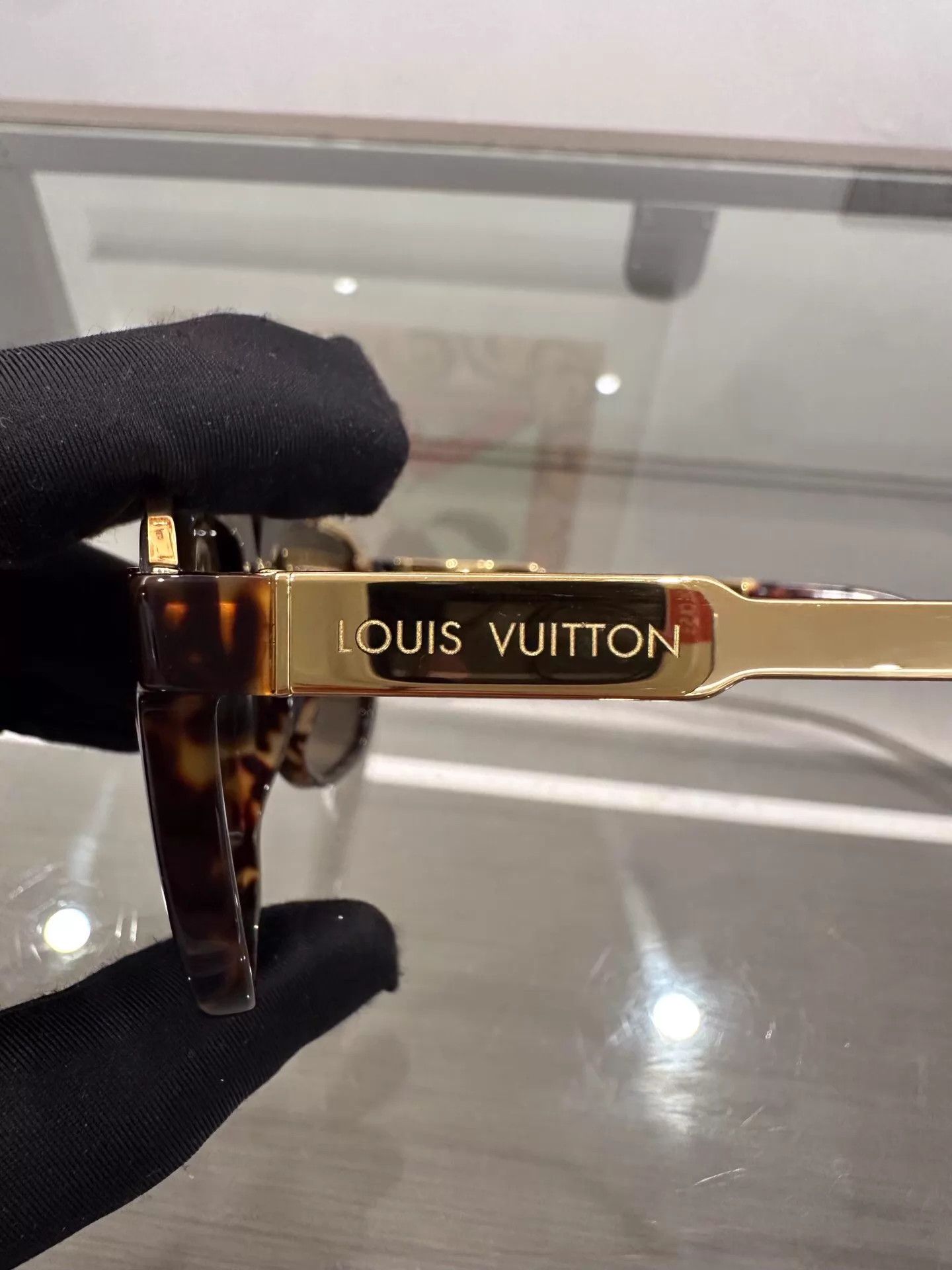 Louis Vuitton LV Black Monogram Gold Irregular Sunglasses Size ONE SIZE - 7 Thumbnail