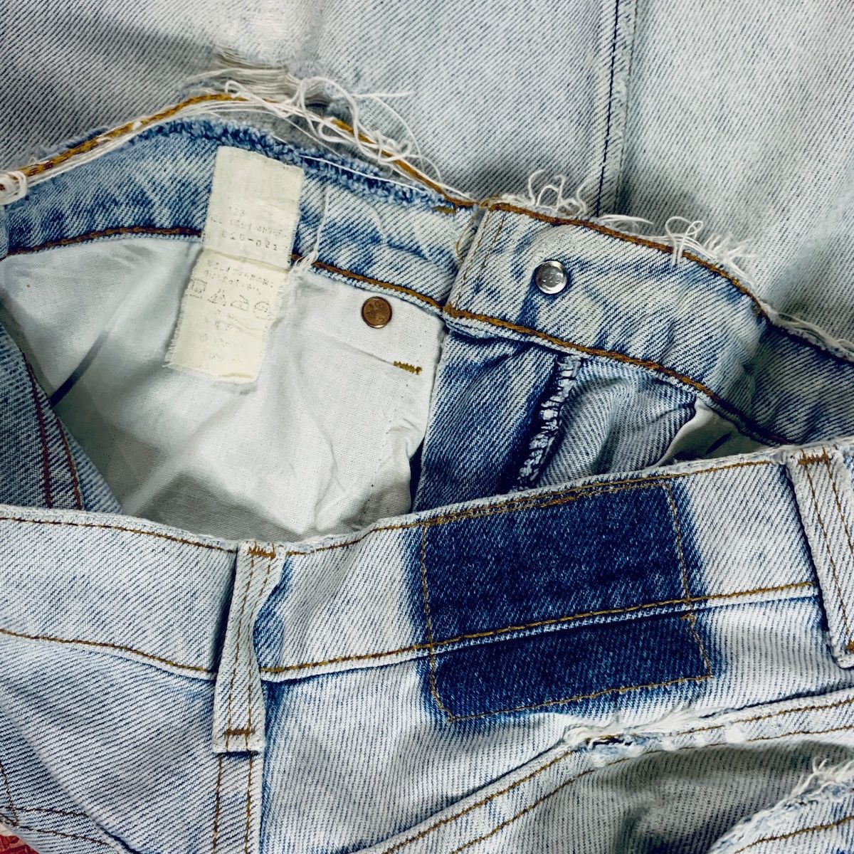 Levi's × Levi's Vintage Clothing Vintage 90s Levis Light Wash Distressed Ripped Jeans 30x30 Size US 30 / EU 46 - 9 Thumbnail
