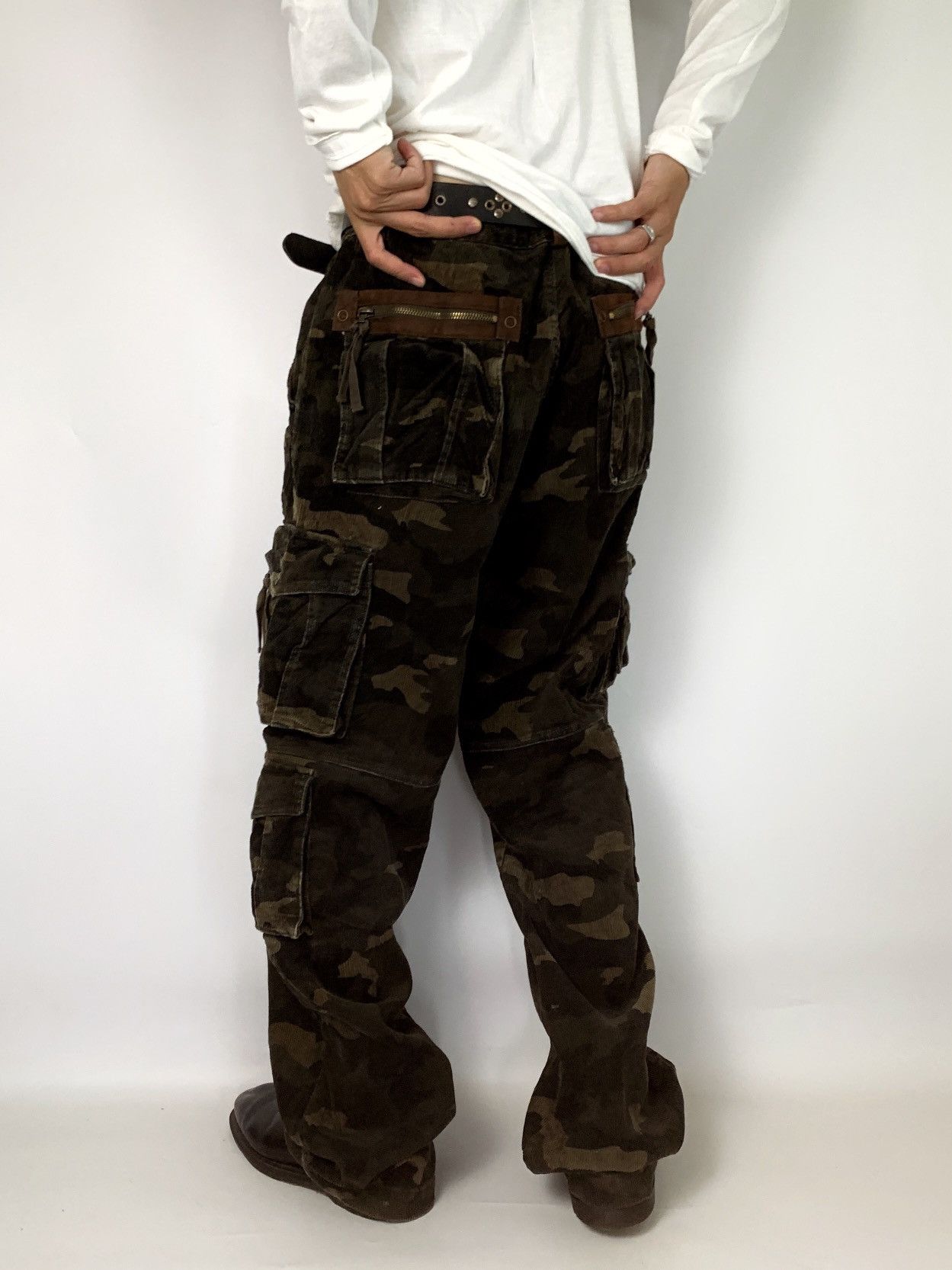 Jean VINTAGE CARGO CORDUROY ARMY CAMO PANT Size US 31 - 13 Thumbnail