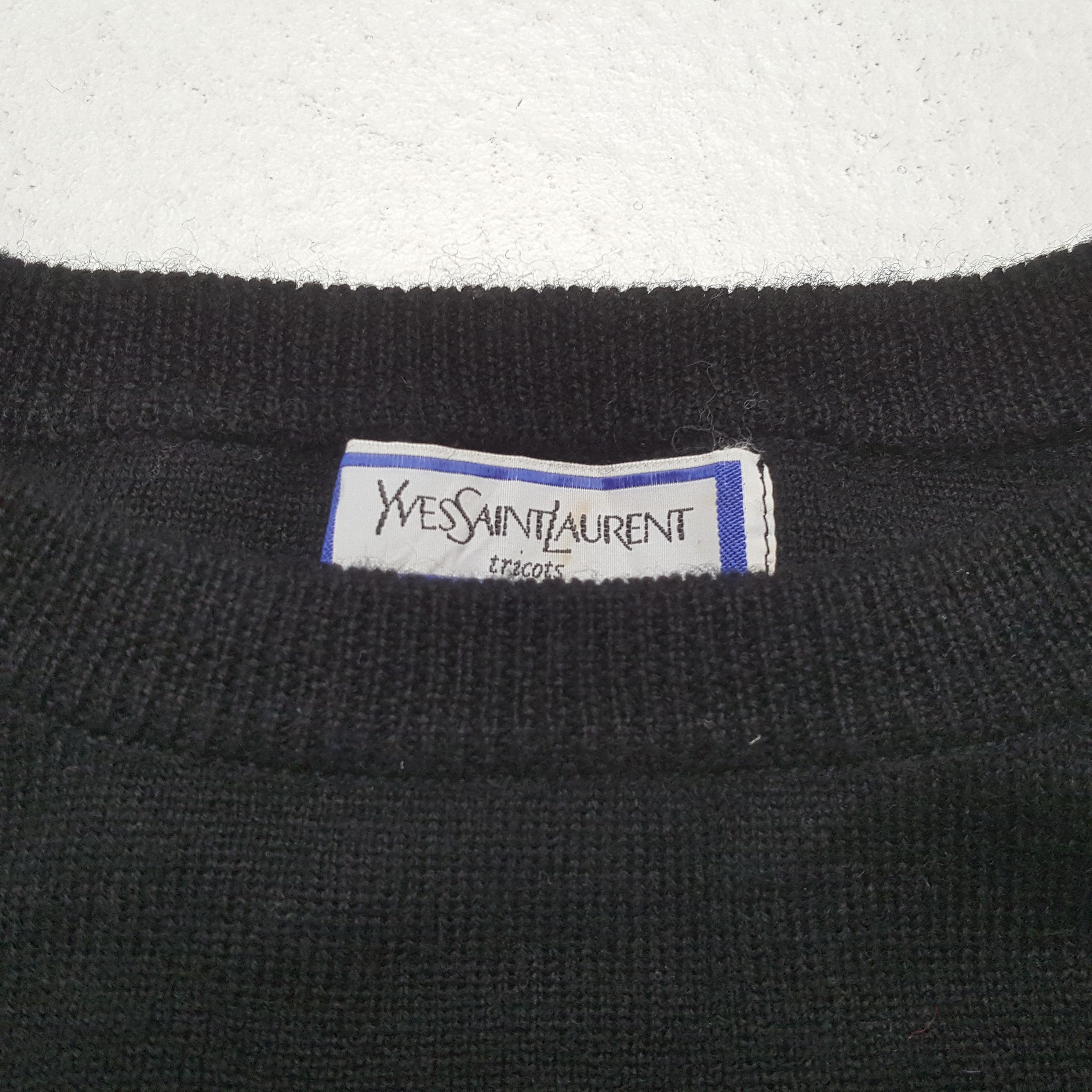 Yves Saint Laurent Vintage Yves Saint Laurent Fashion Brand Sweatshirt C322N15 Size XS / US 0-2 / IT 36-38 - 4 Thumbnail