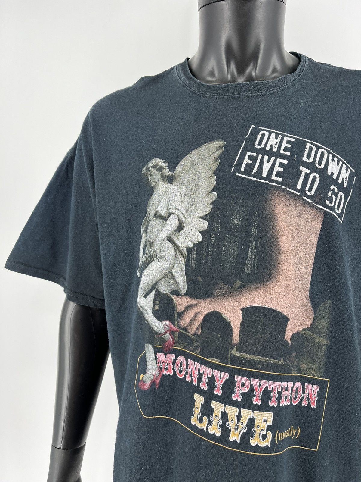 Band Tees RARE VINTAGE MONTY PYTHON TOUR UK COMEDY TROUPE TEE T SHIRT Size US XXL / EU 58 / 5 - 6 Thumbnail