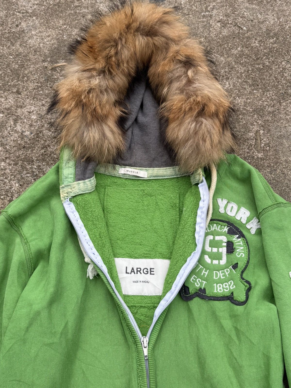 Japanese Brand Fur Hoodie Distressed Styled Size US L / EU 52-54 / 3 - 4 Thumbnail