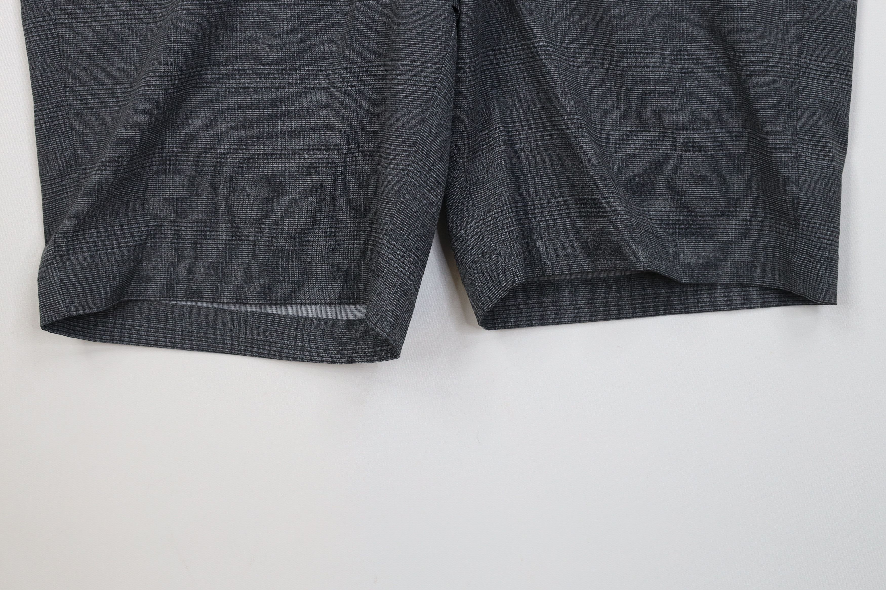 TravisMathew Travis Mathew Striped Plaid Golfing Golf Chino Shorts Gray Size US 30 / EU 46 - 4 Thumbnail