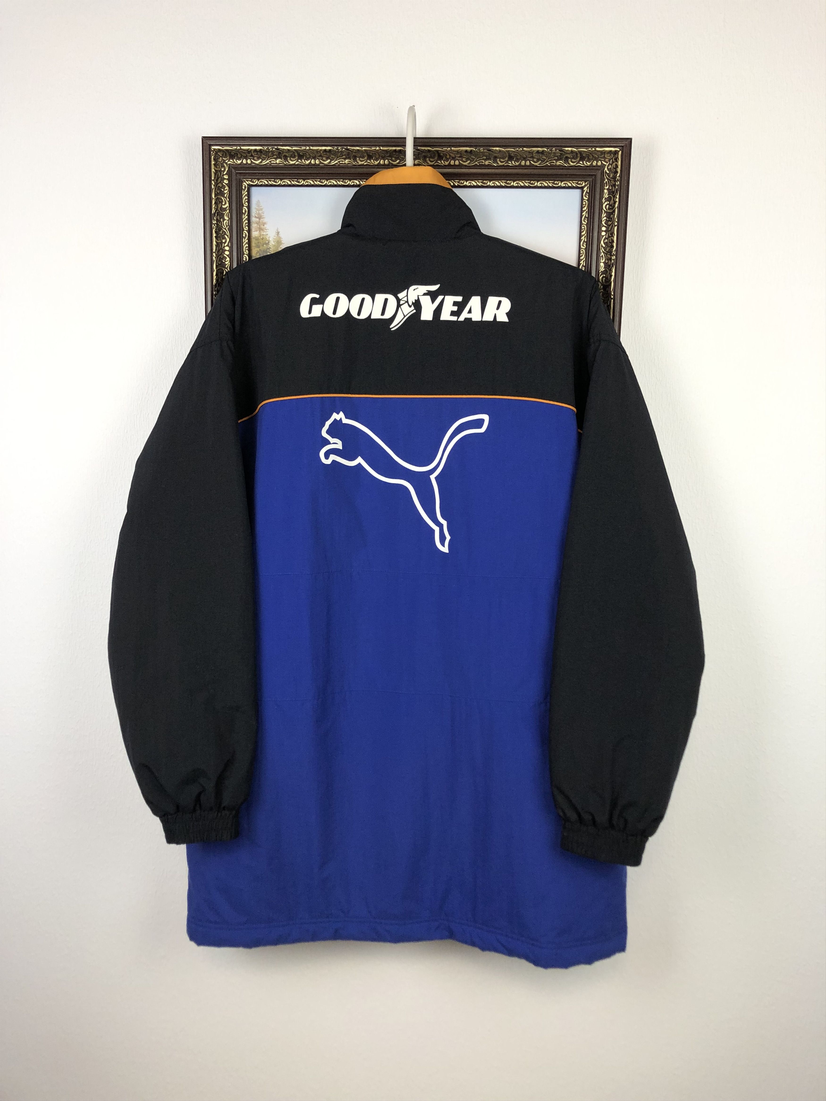 Puma Vintage Wolverhampton Wolves Football Jacket Soccer Bomber Size US M / EU 48-50 / 2 - 8 Thumbnail