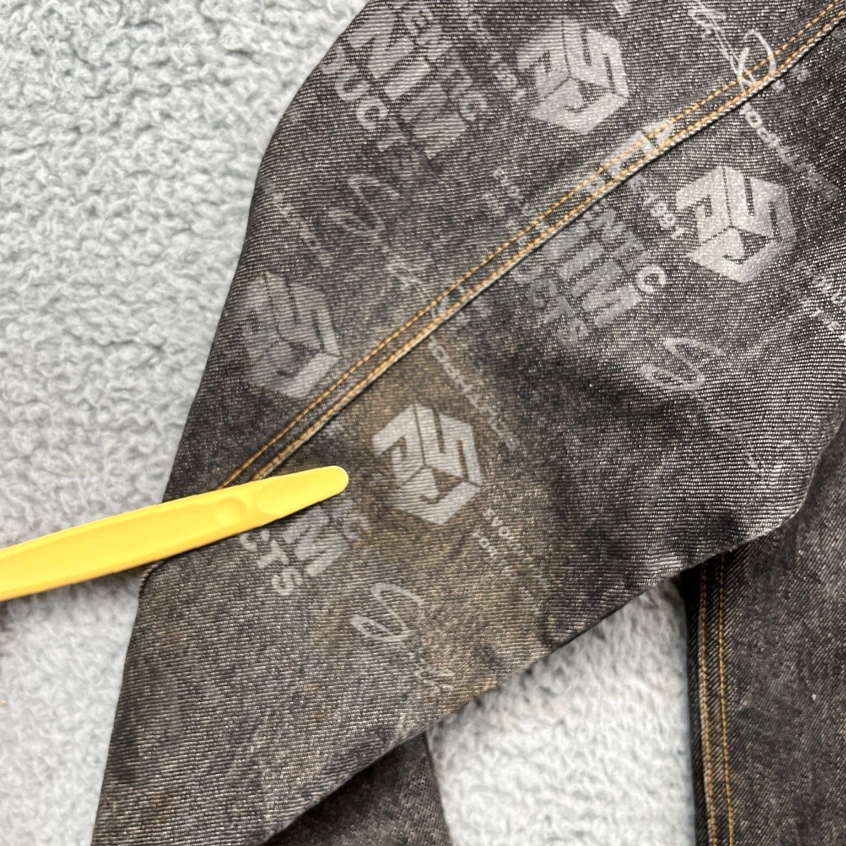 Southpole VINTAGE SouthPole Waxed Denim Jacket Mens XL Black AOP Graffiti Streetwear Logo Jacket Size US XL / EU 56 / 4 - 3 Thumbnail