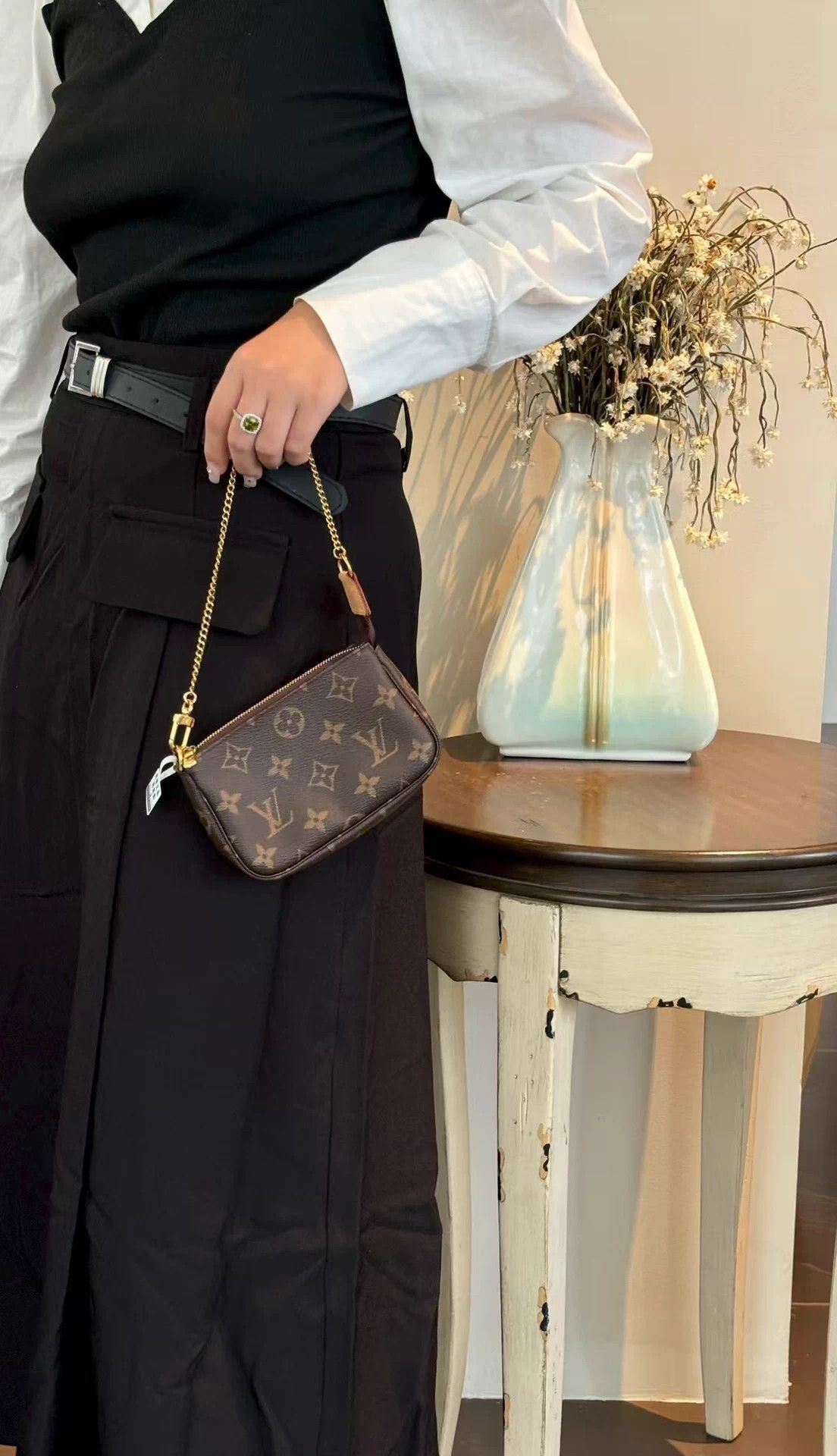 Louis Vuitton LV Monogram Mini Pochette Size ONE SIZE - 2 Thumbnail