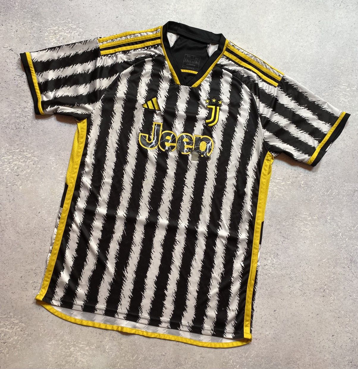 Adidas Adidas Juventus 23/24 Home Jersey Size 2XL Size US XXL / EU 58 / 5 - 2 Thumbnail