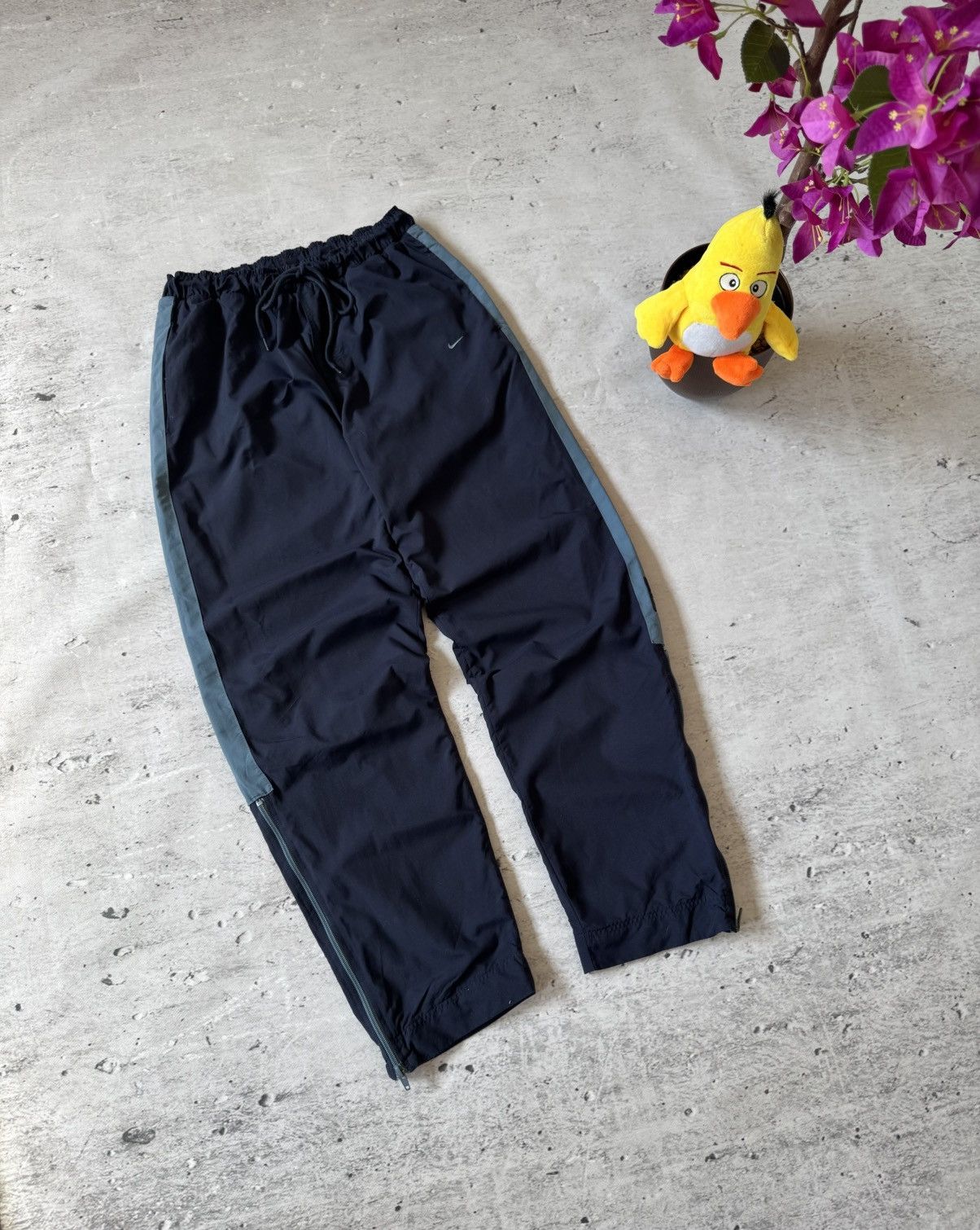 Nike × Vintage NIKE NYLON VINTAGE Y2K OVERSIZE BAGGY FIT PANTS SWEATPANTS Size US 32 / EU 48 - 1 Thumbnail