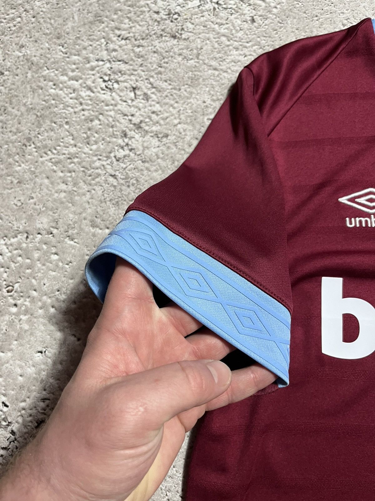 Umbro #Grandad Fan Umbro West Ham United Betway Soccer Jersey Tee Size US L / EU 52-54 / 3 - 5 Thumbnail