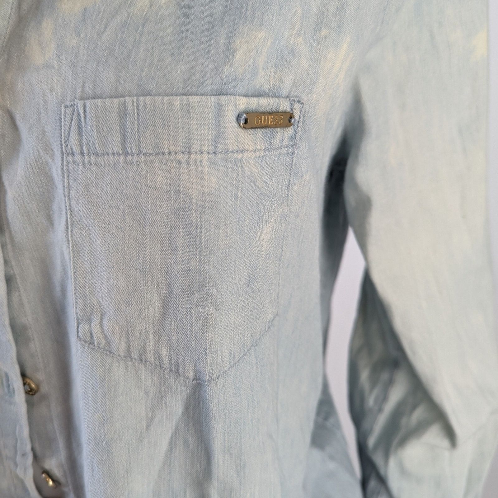 Guess Guess Acid Washed Button Front Jean Shirt L Size L / US 10 / IT 46 - 4 Thumbnail