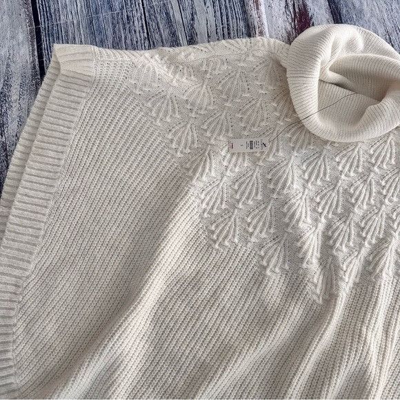 Talbots NWT Talbots Ivory Knit Poncho Pullover Size S / US 4 / IT 40 - 3 Thumbnail