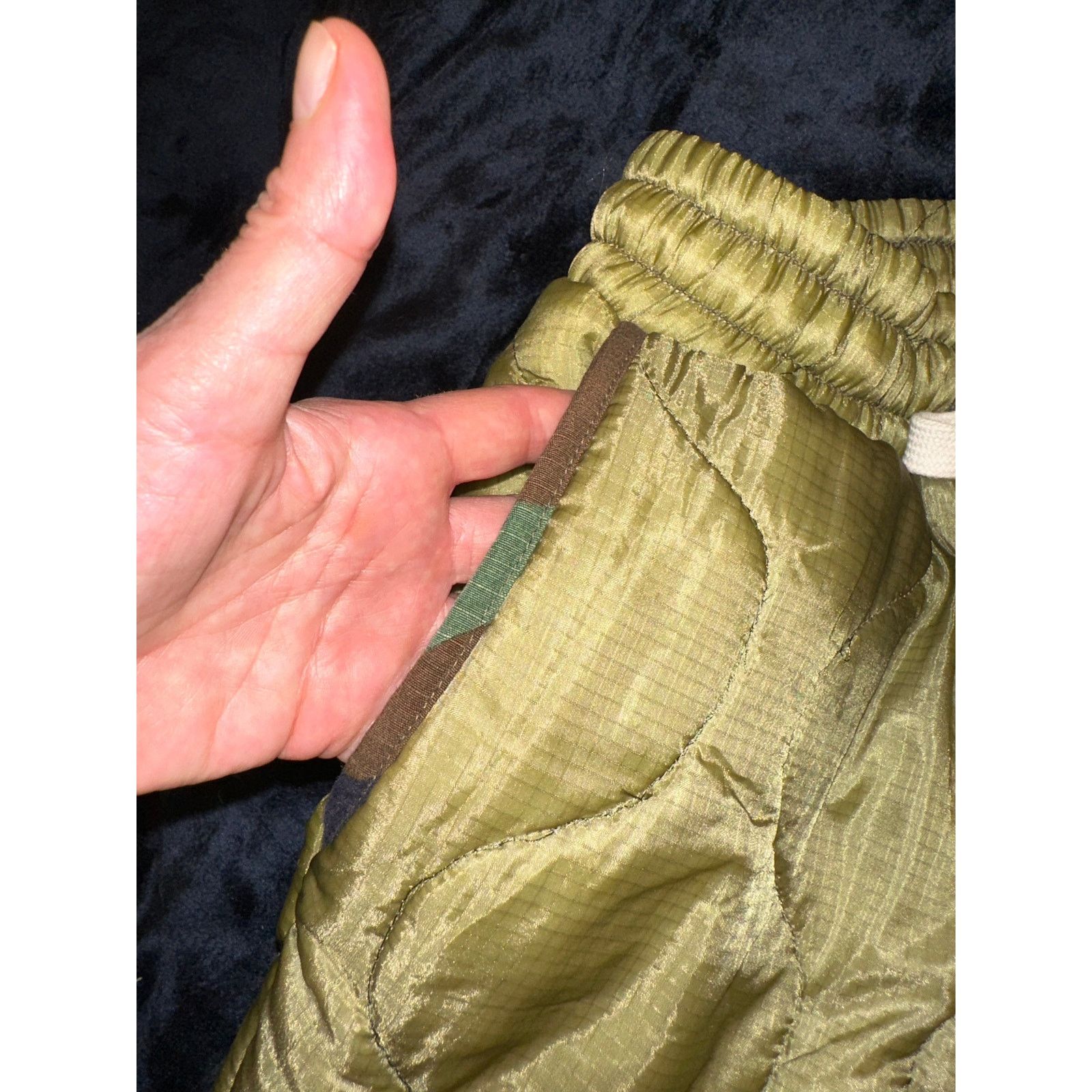 Other NWT RILEY VINTAGE QUILTED ARMY CAMO TRIM SHORTS XS Size 26" / US 2 / IT 38 - 5 Thumbnail