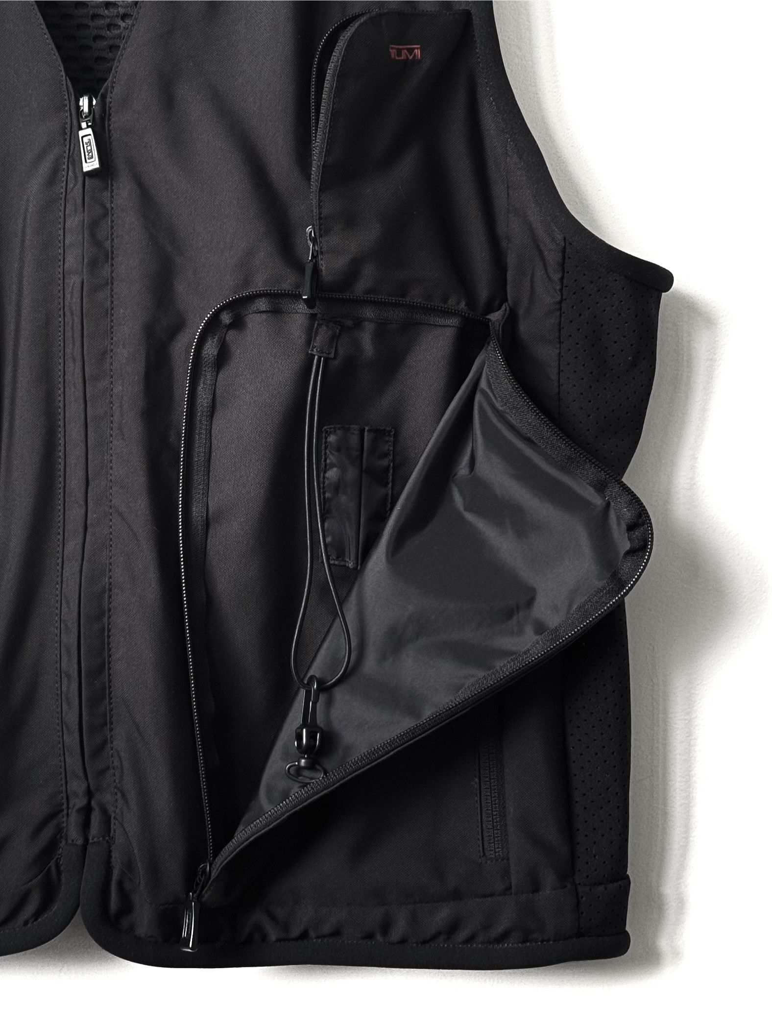 Tumi Tumi Sleevleess Black Travel Jacket Size US L / EU 52-54 / 3 - 4 Thumbnail
