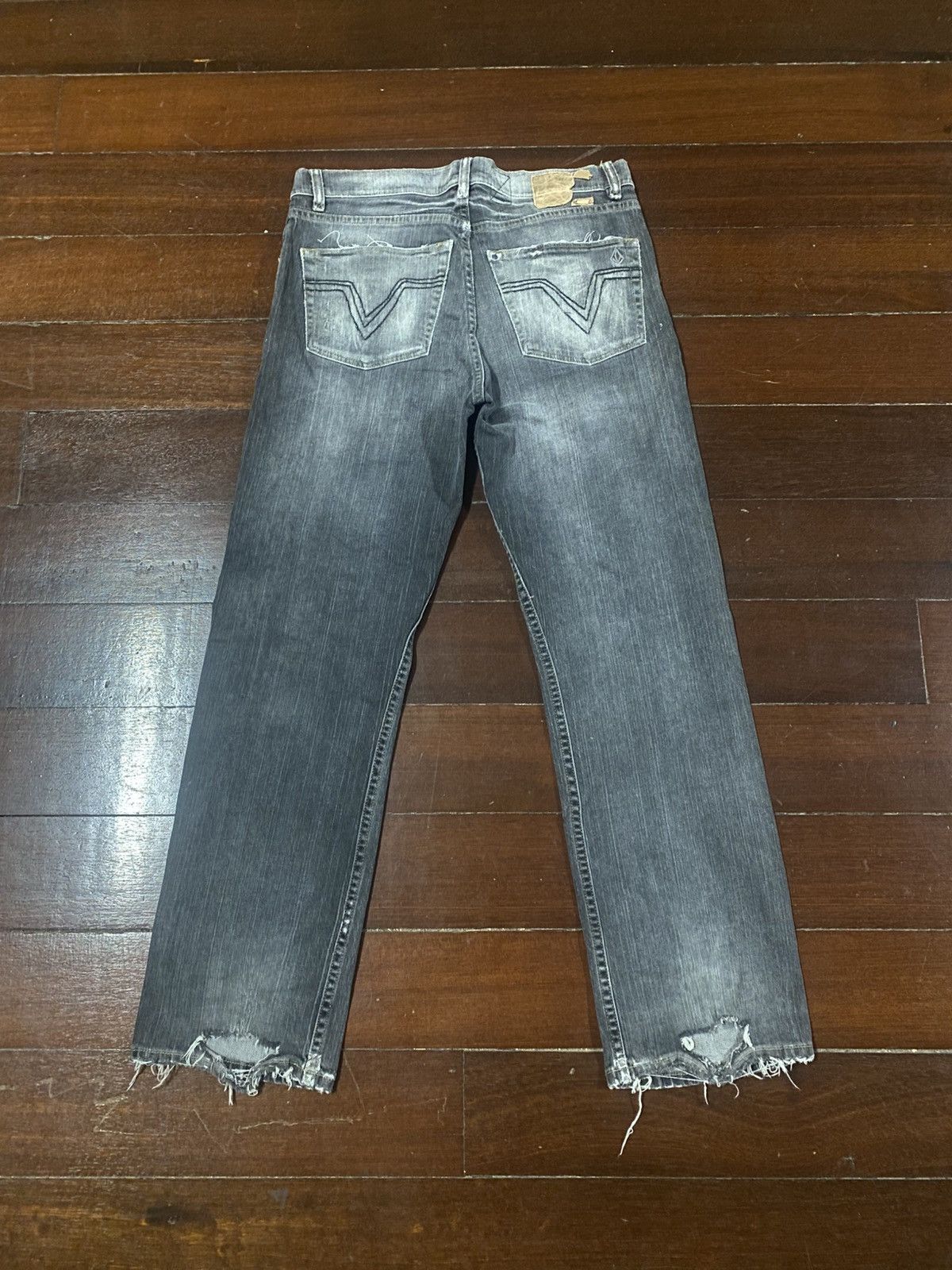 Volcom Vintage Volcom Stone Boardwear Denim Jeans distressed ripped Size US 35 - 10 Thumbnail