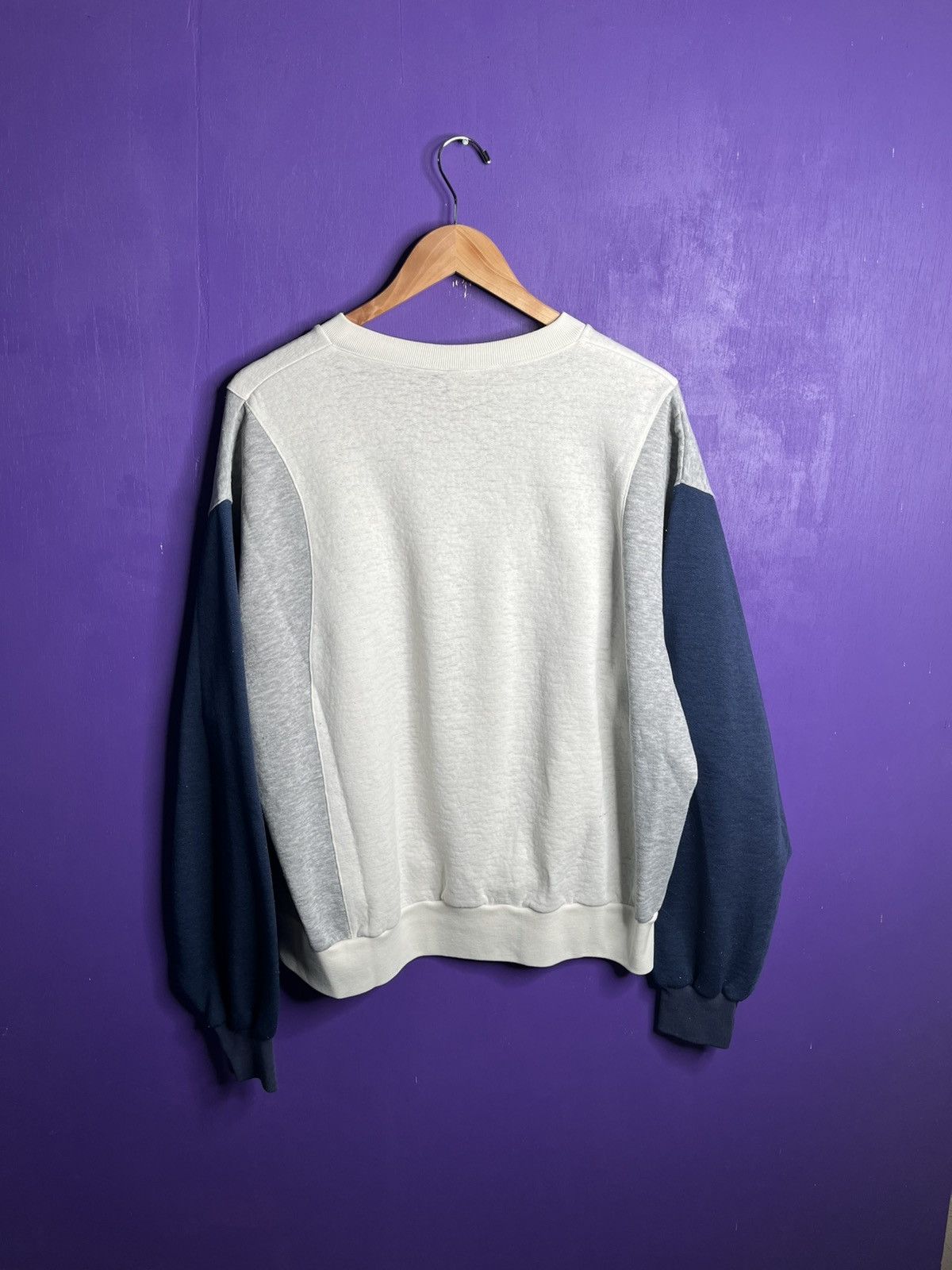 Nike × Vintage Vintage 90s Nike tri tone logo crewneck Size US XL / EU 56 / 4 - 2 Thumbnail