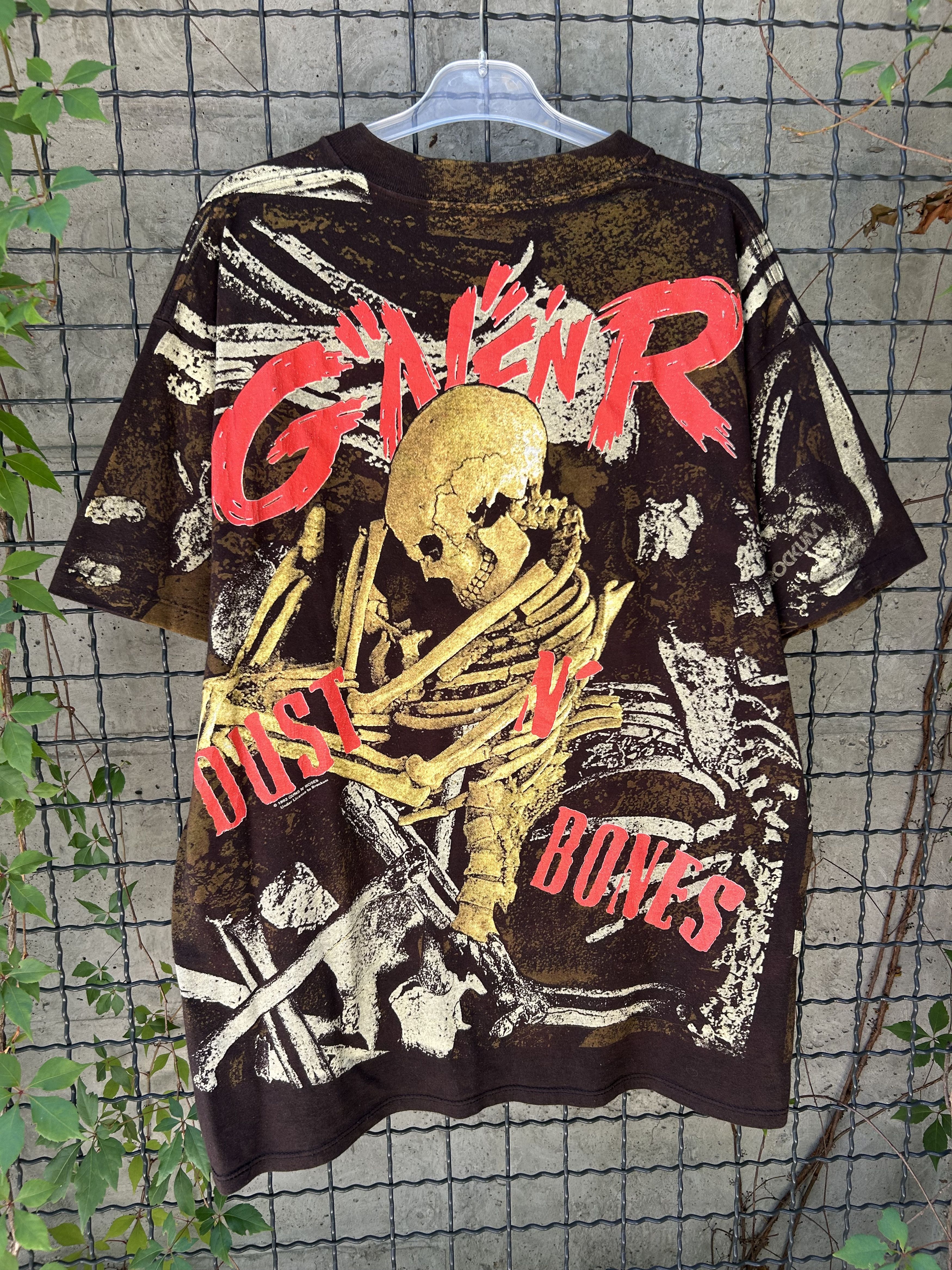 Band Tees Vintage 1992 Guns N Roses Rock Band All Over Print T-shirt Size US XL / EU 56 / 4 - 3 Thumbnail