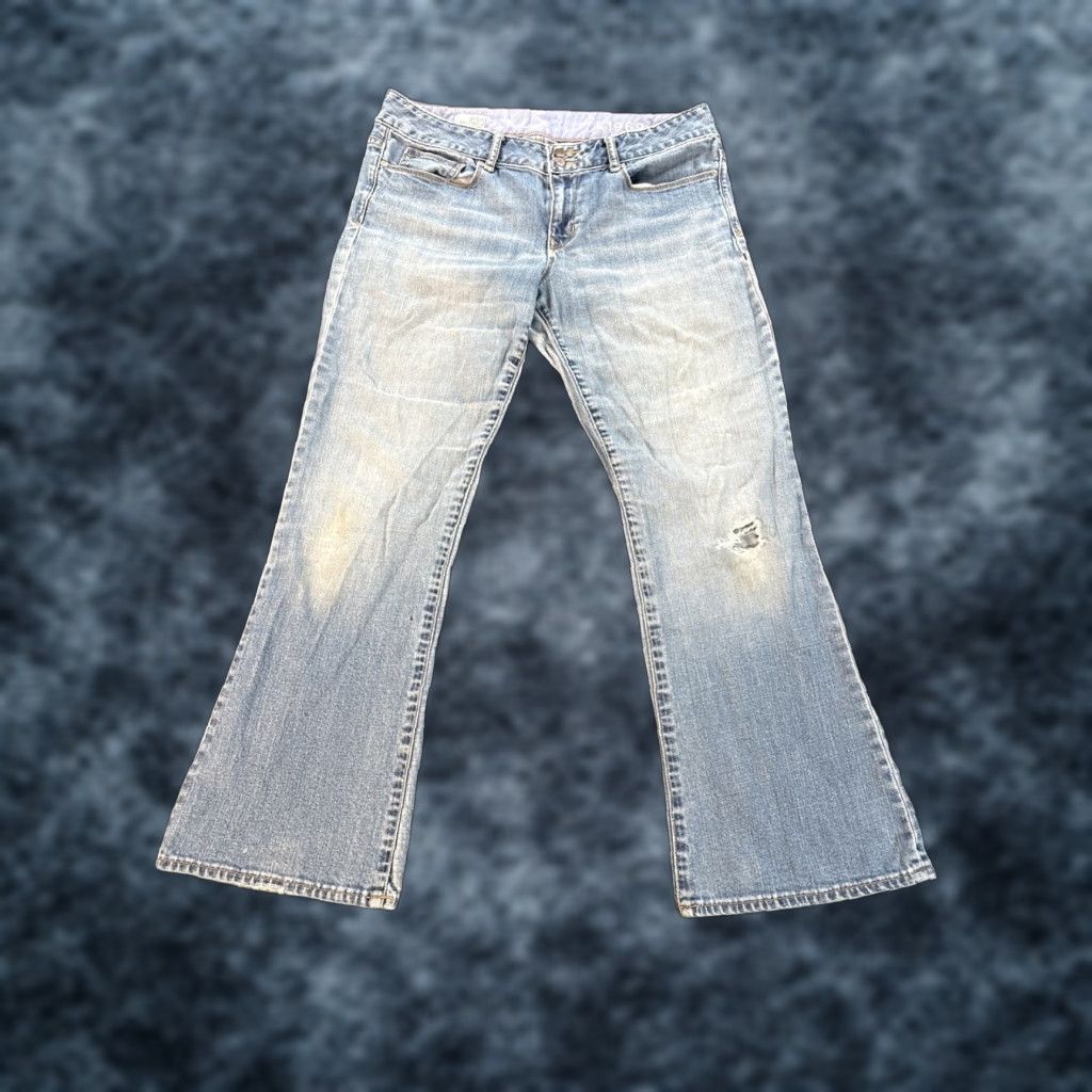 Gap VINTAGE Gap Bootcut Jeans Women Distressed Denim 32x28 Light Blue 12 Regular Inseam 28"} Size 34" / US 12 / IT 48 - 1 Thumbnail