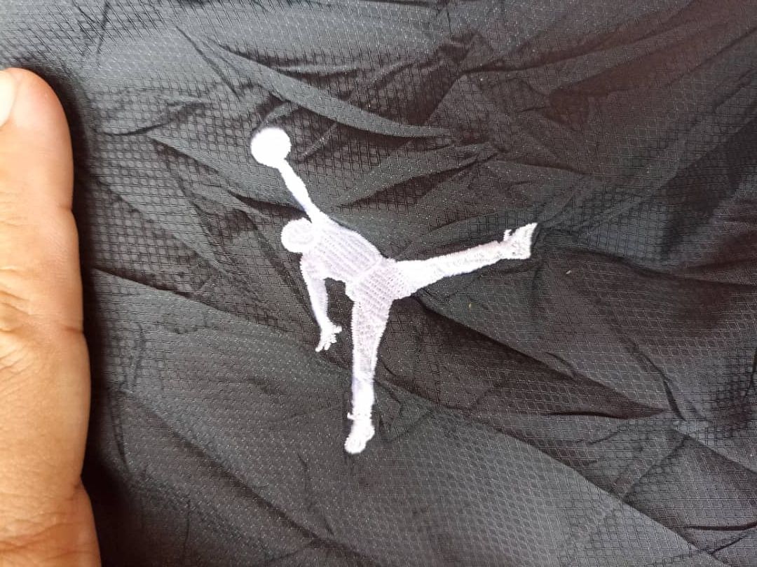 Jordan Brand Air Jordan Windbreaker Hoodie Size US S / EU 44-46 / 1 - 8 Thumbnail