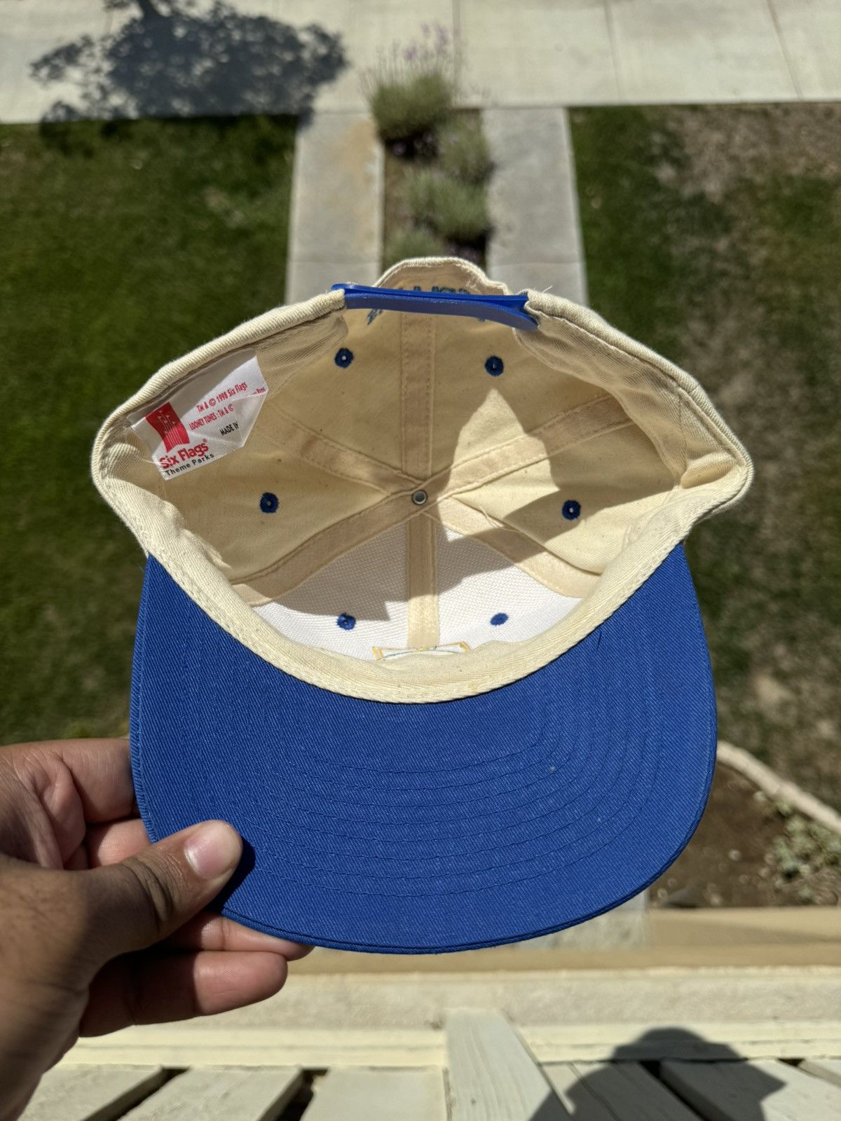 Vintage 1998 Loony Tunes Six Flag OSFA SnapBack Hat. Size ONE SIZE - 3 Thumbnail
