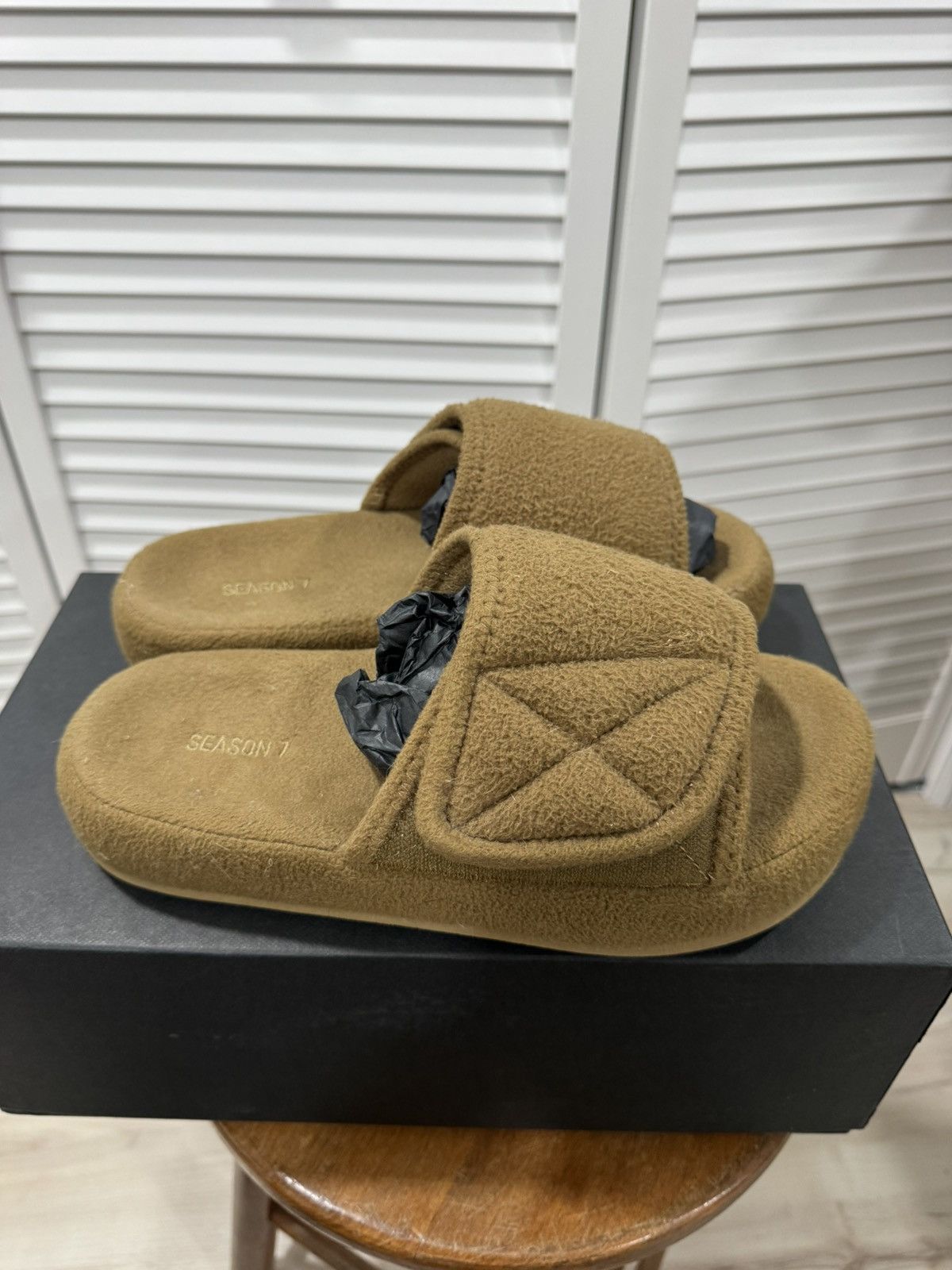 Yeezy Yeezy Season 7 Fleece Slide (Trench) Size US 8 / EU 41 - 4 Thumbnail