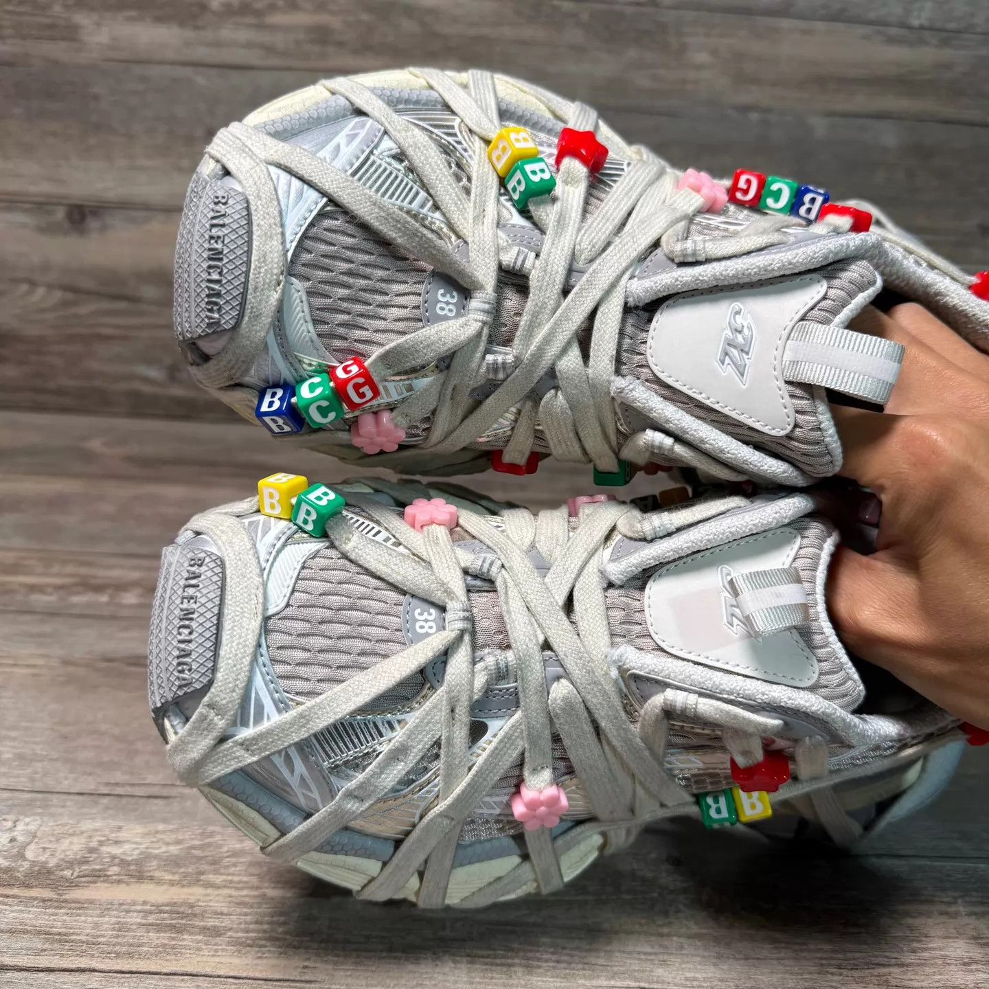 Balenciaga Balenciaga Distressed Crazy Laces Beaded Dad Sneaker W38 Size US 7.5 / IT 37.5 - 5 Thumbnail