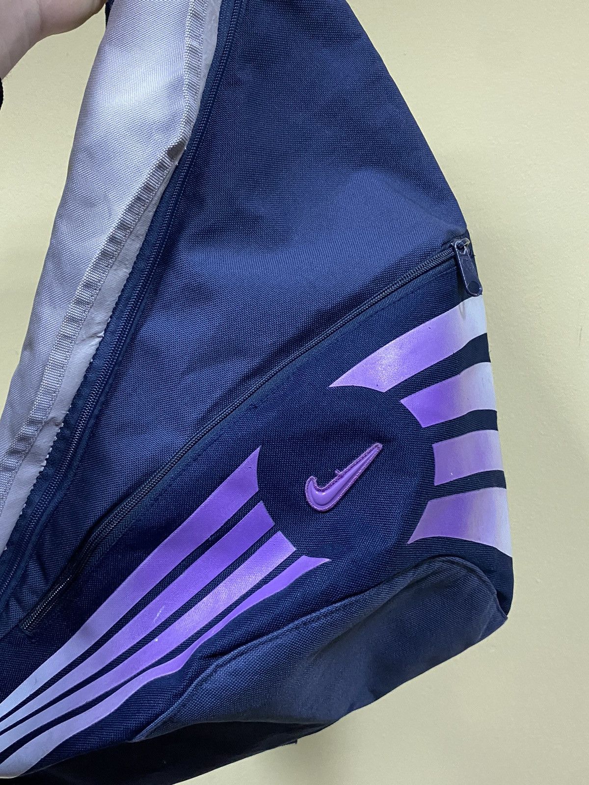 Vintage Nike 90s vintage gorpcore sling bag swoosh stripes Size ONE SIZE - 2 Thumbnail