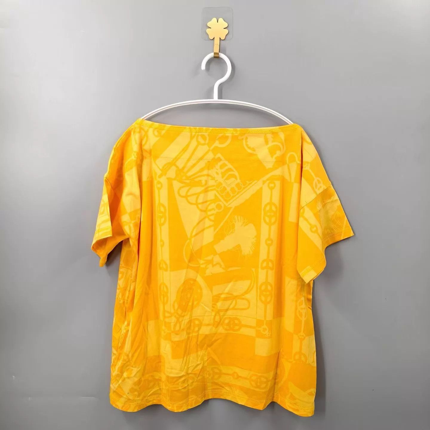 Hermes Hermes Yellow Silk Short Sleeve W36 Size XS / US 0-2 / IT 36-38 - 2 Thumbnail