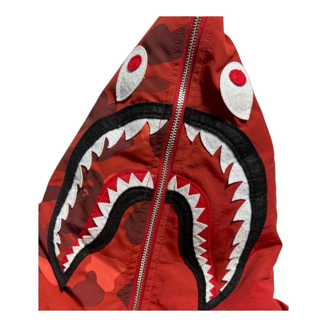 Bape BAPE Shark Puffer Down Jacket Red camo Size US L / EU 52-54 / 3 - 3 Thumbnail