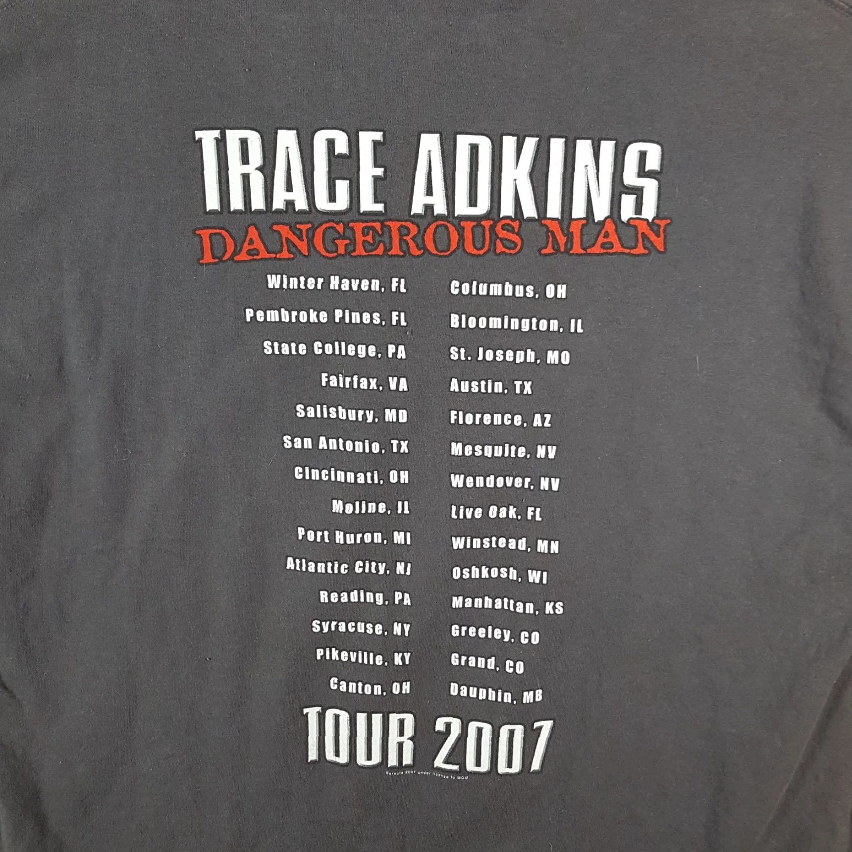 Gildan VINTAGE Trace Adkins Dangerous Man Tour T Shirt 90s Grunge Cotton XL Gray Mens Vintage Tour Logo Embroidered Power Band Shirt Size US XL / EU 56 / 4 - 5 Thumbnail