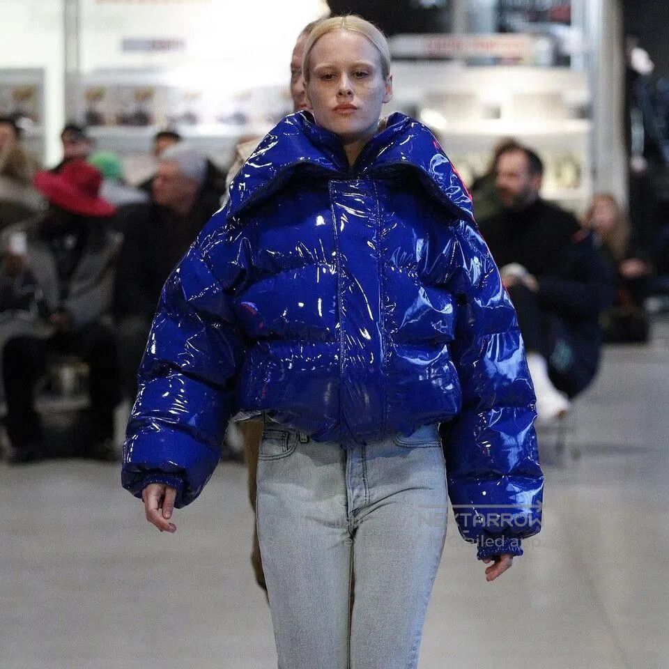 Vetements vetements glossy blue puffer jacket. Size XS / US 0-2 / IT 36-38 - 1 Thumbnail