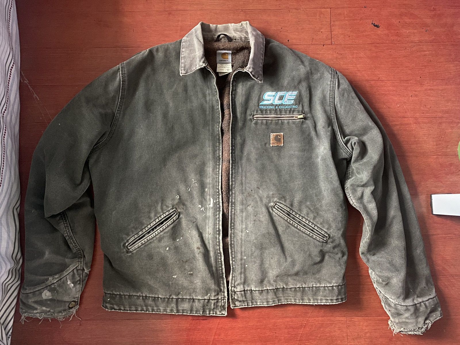 image of Vintage Carhartt J97 Mos Detroit Work Jacket in Moss Green, Men's (Size XL)