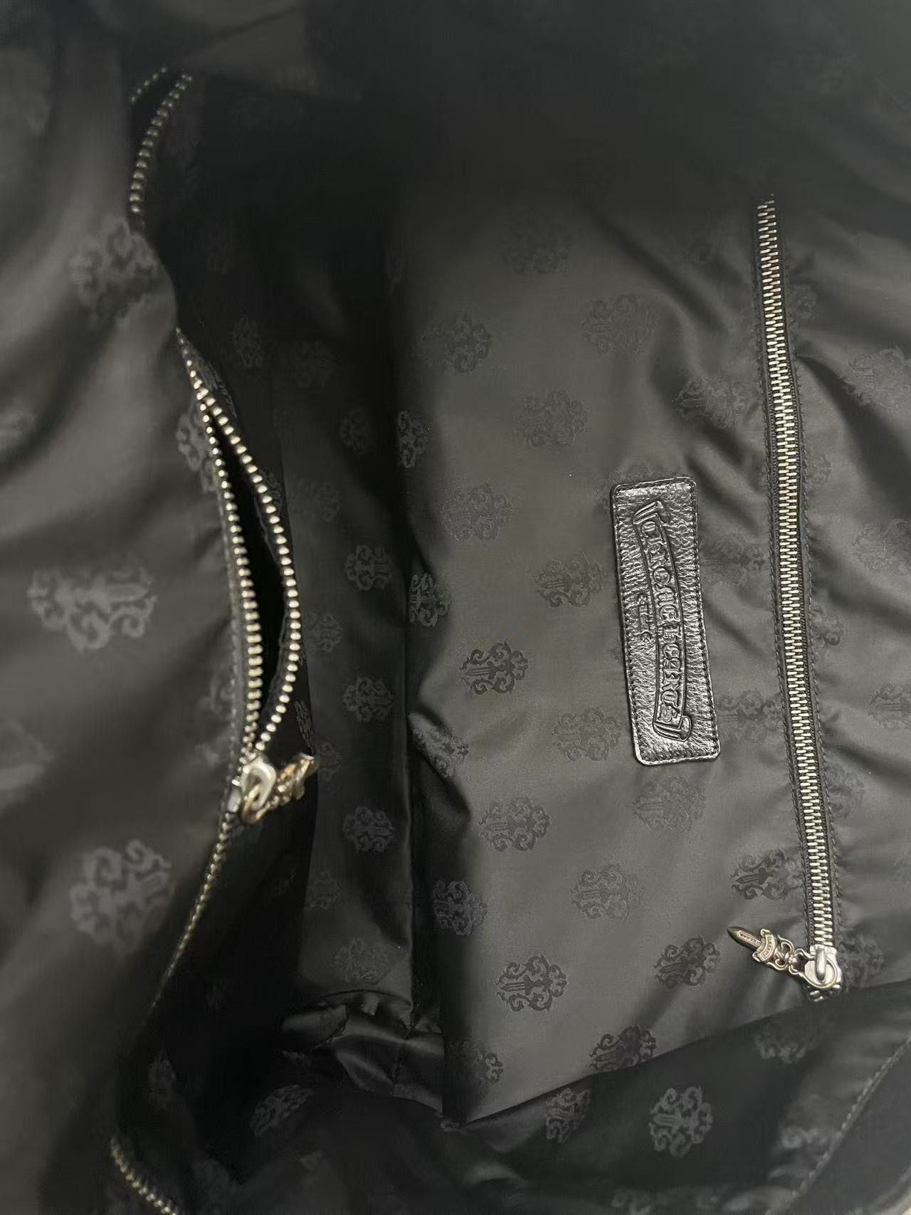 Chrome Hearts Chrome Hearts White&Green Cemetery Cross Leather Tote Bag Size ONE SIZE - 10 Thumbnail