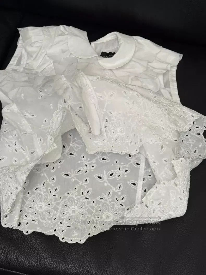 Comme des Garcons Comme Des Garcons Embroidered Cut-Out Vest Top Size S / US 4 / IT 40 - 6 Thumbnail